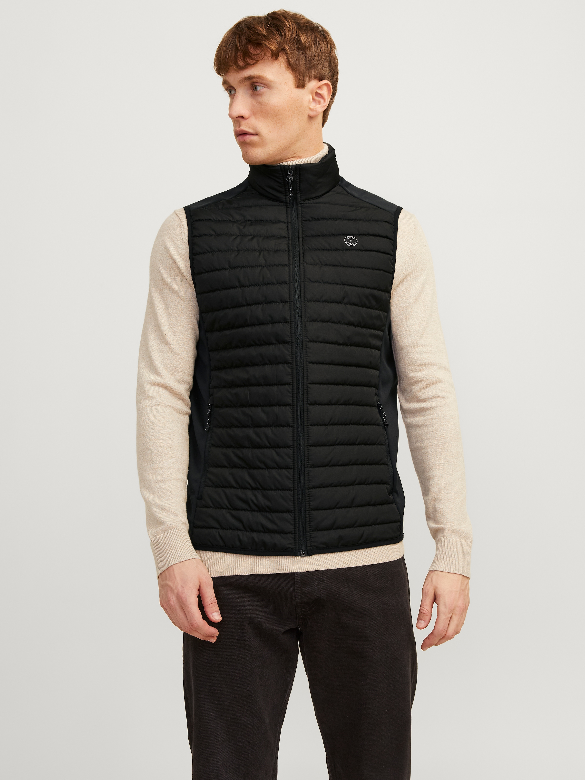Jack & Jones Steppweste »JJEMULTI mit Logoprint, hohem Kragen und Eingrifftaschen« normal, Polyester, ohne Kapuze