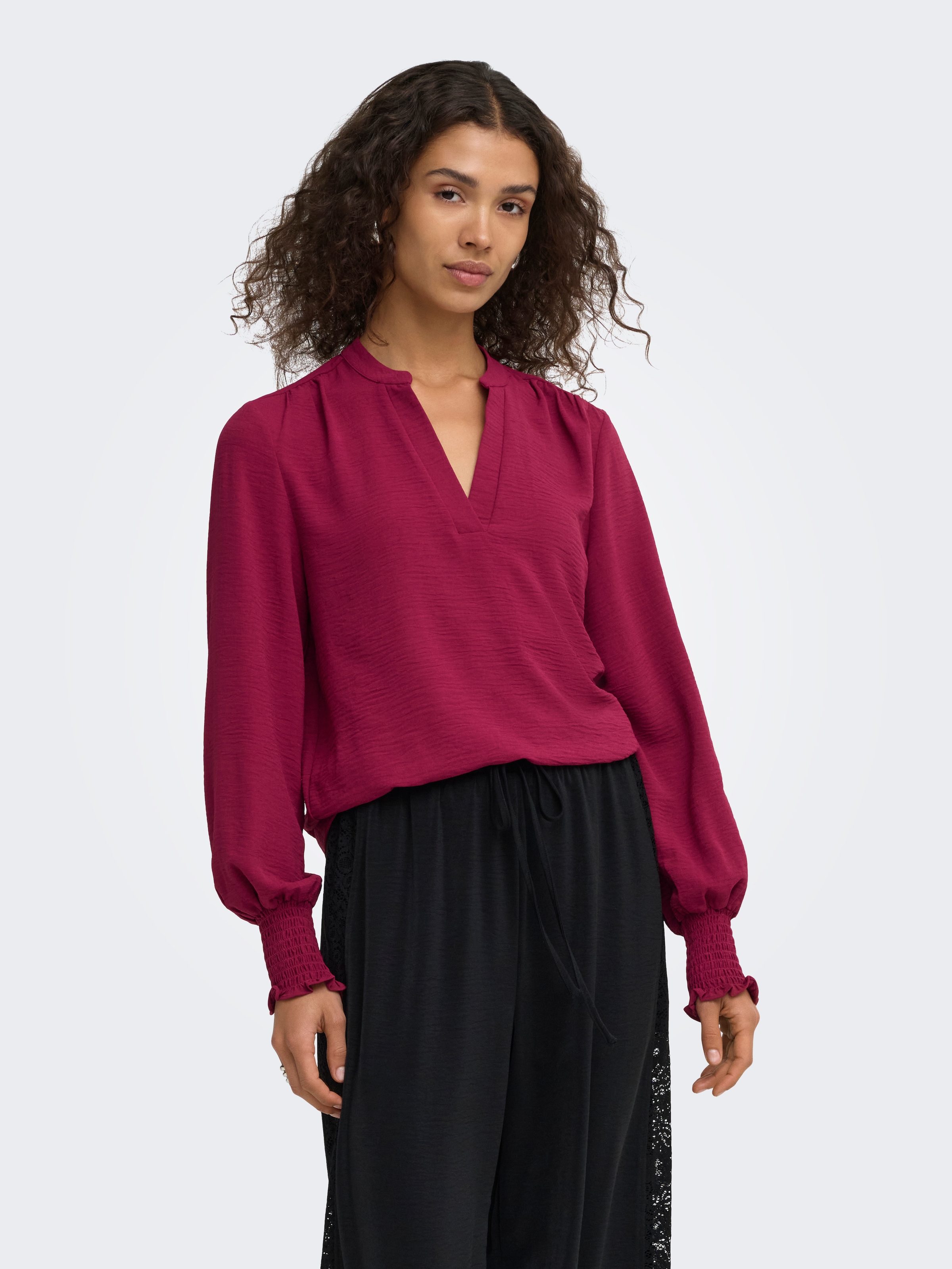 ONLY "ONLMETTE V-NECK LS SMOCK TOP NOOS WVN" Kunstfaser, regular fit