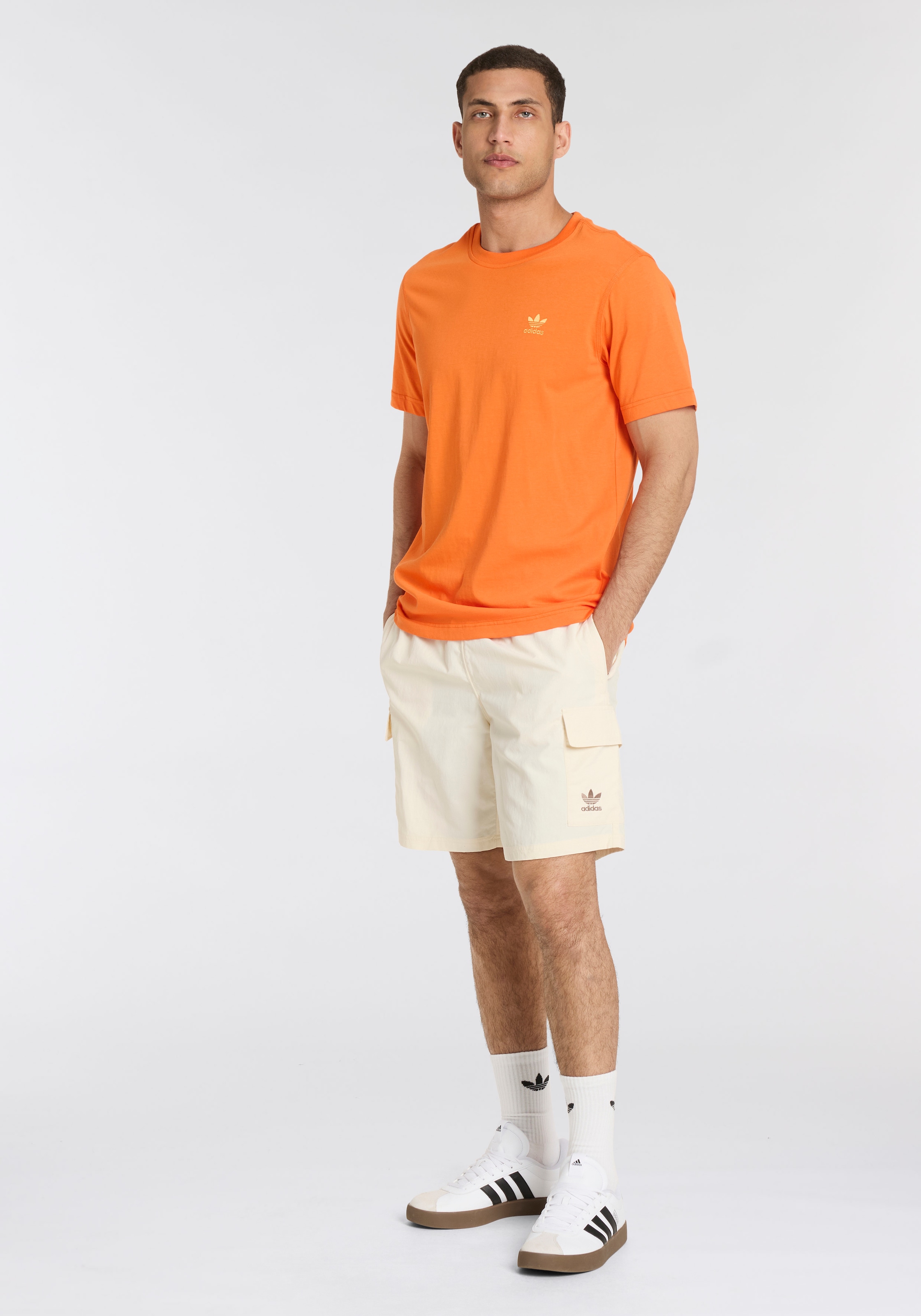 adidas Originals T-Shirt »TREFOIL ESS TEE«, drei Streifen Essentials Shirt mit Trefoil Logo
