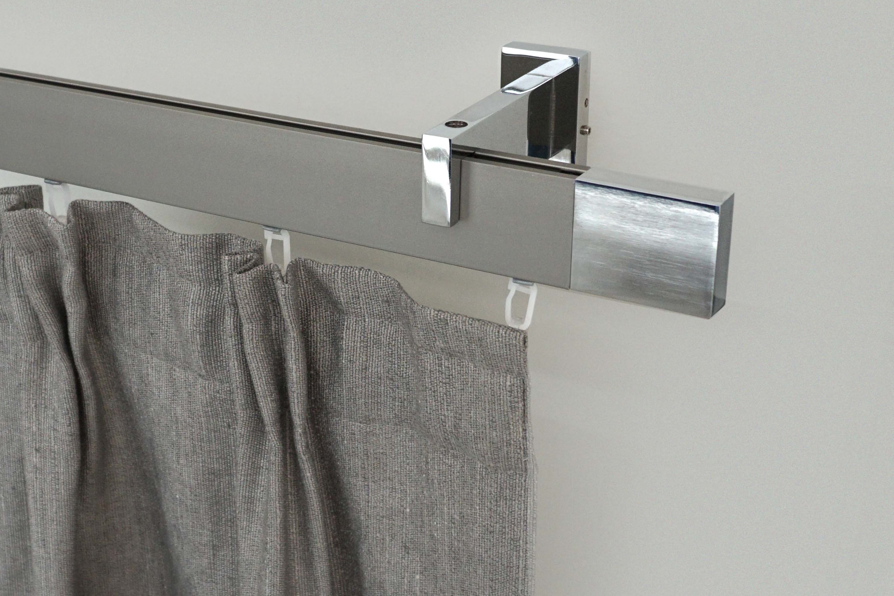 GARESA Gardinenstange "FLAT" 1 läufig-läufig Wunschmasslänge Rechteckprofil, Wandmontage, perfekter Lauf, modern, verlängerbar