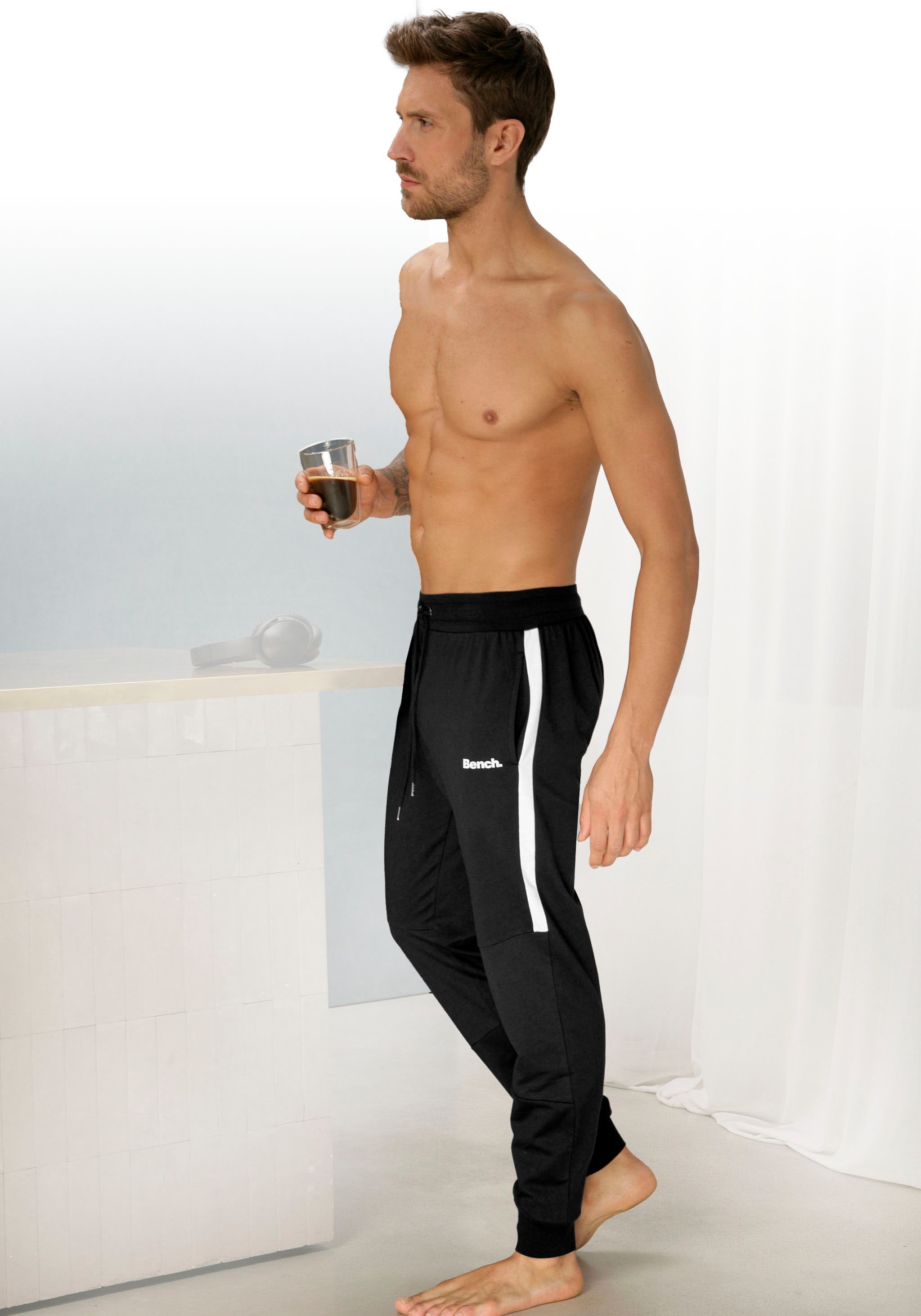 Bench. Loungewear Sweathose, mit online am Beinabschluss Bündchen Jelmoli-Versand kaufen 