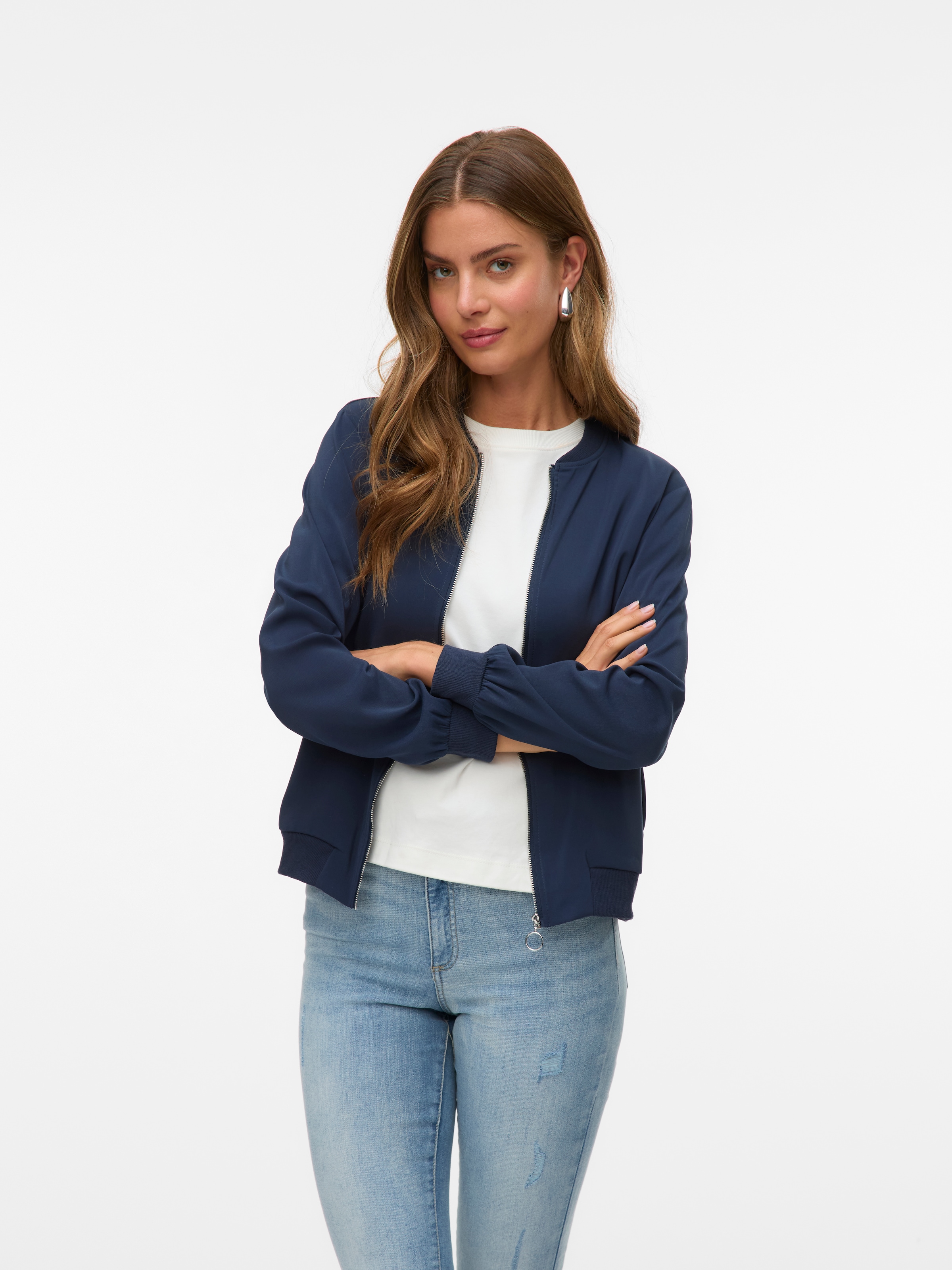 Vero Moda Bomberjacke »VMCOCO L/S BOMBER«, in modisch kurzer Form