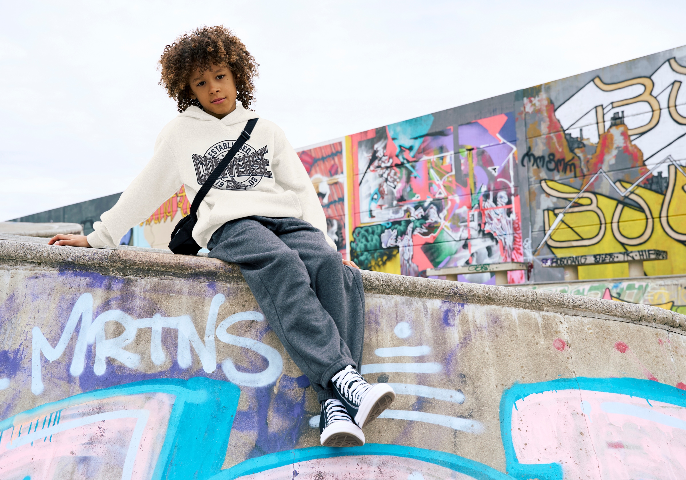 Converse Kapuzensweatshirt »CNVB HERITAGE EST CNV PO HOODY«, (1 tlg.)