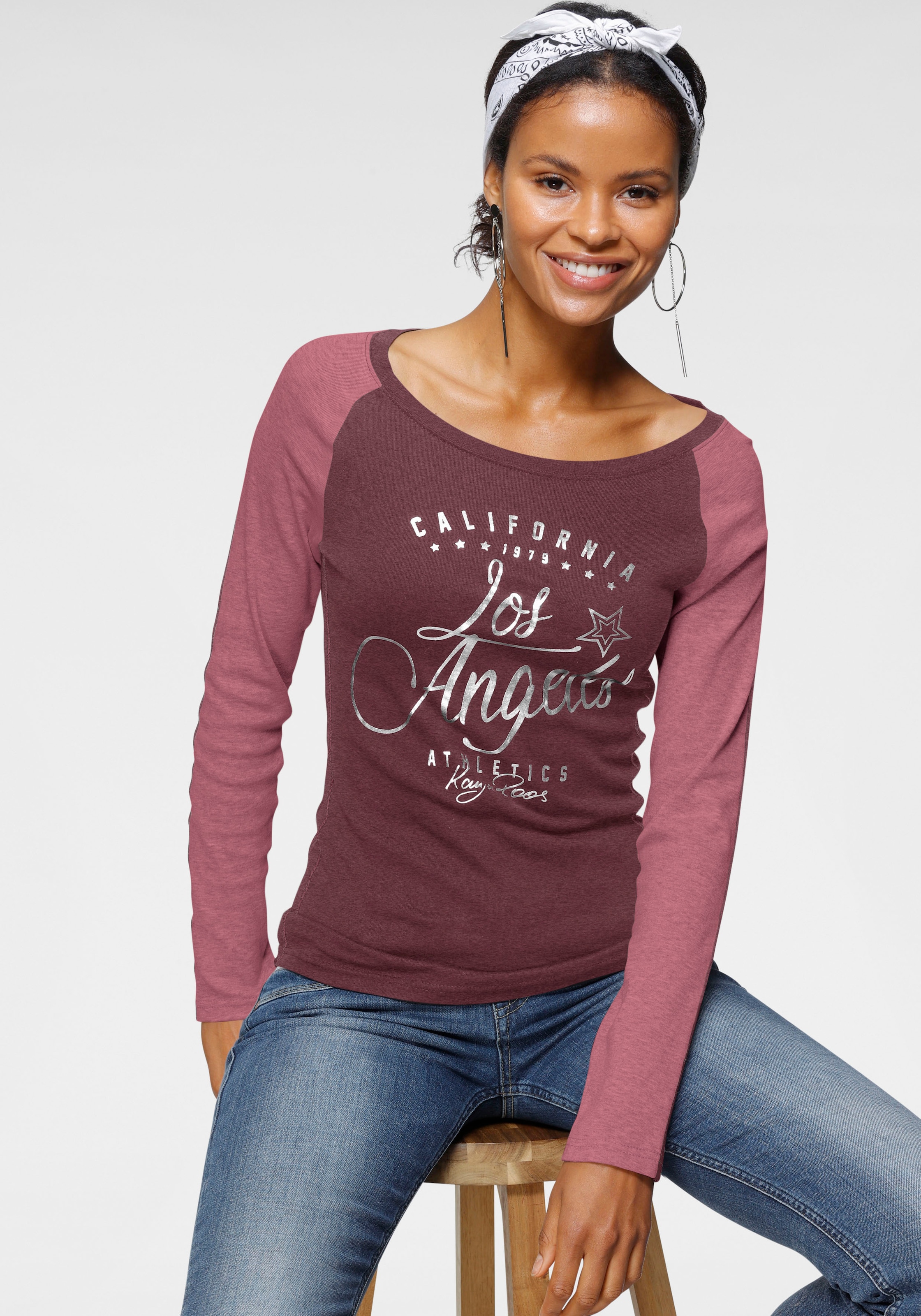 KangaROOS Longsleeve, Langarm, sehr figurbetonte Passform, mit glänzendem Metallic-Druck