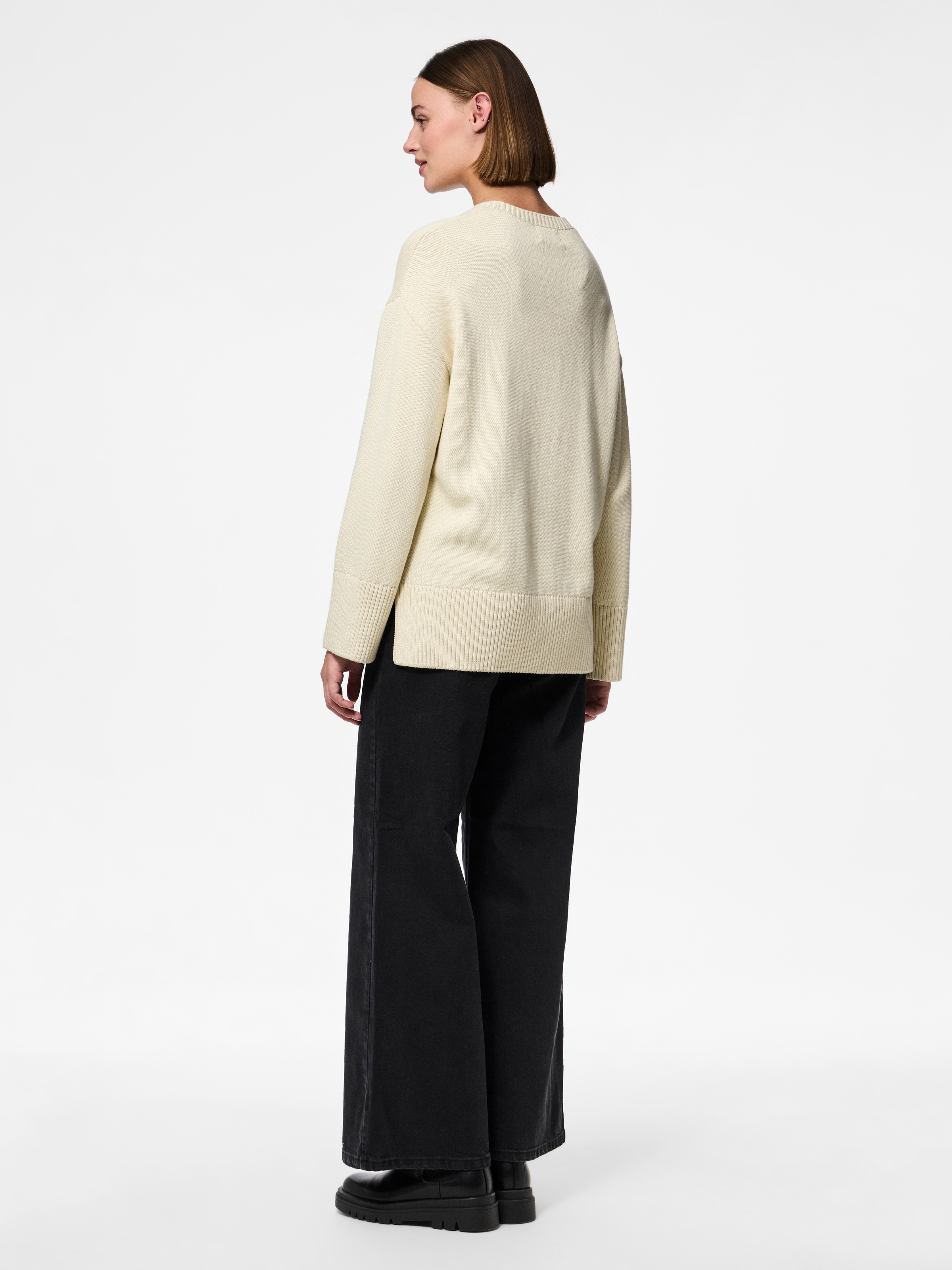 pieces Rundhalspullover »PCAVA LS O-NECK SLIT KNIT NOOS«