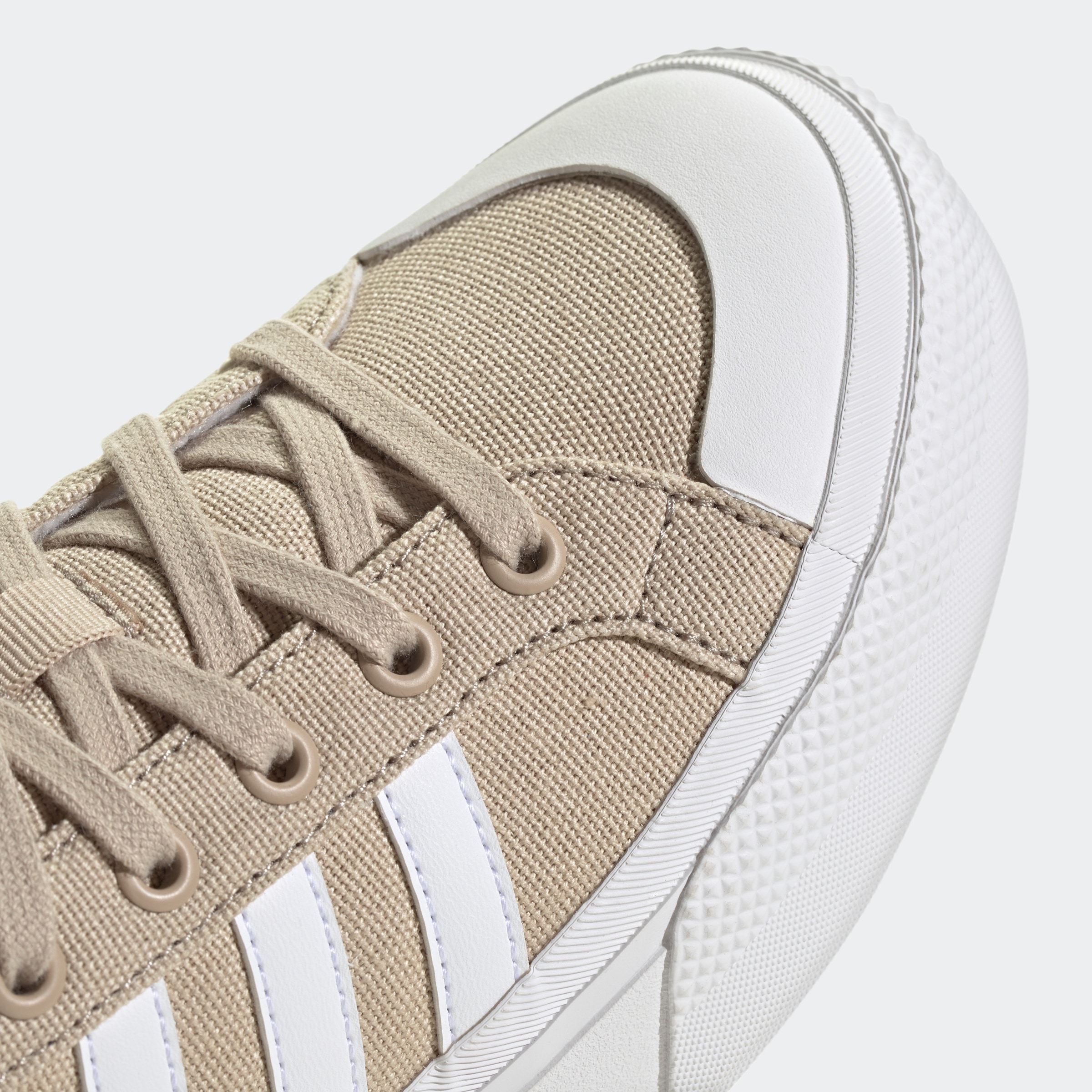 adidas Sportswear Sneaker »BRAVADA 2.0 PLATFORM«, Design auf den Spuren des adidas Nizza