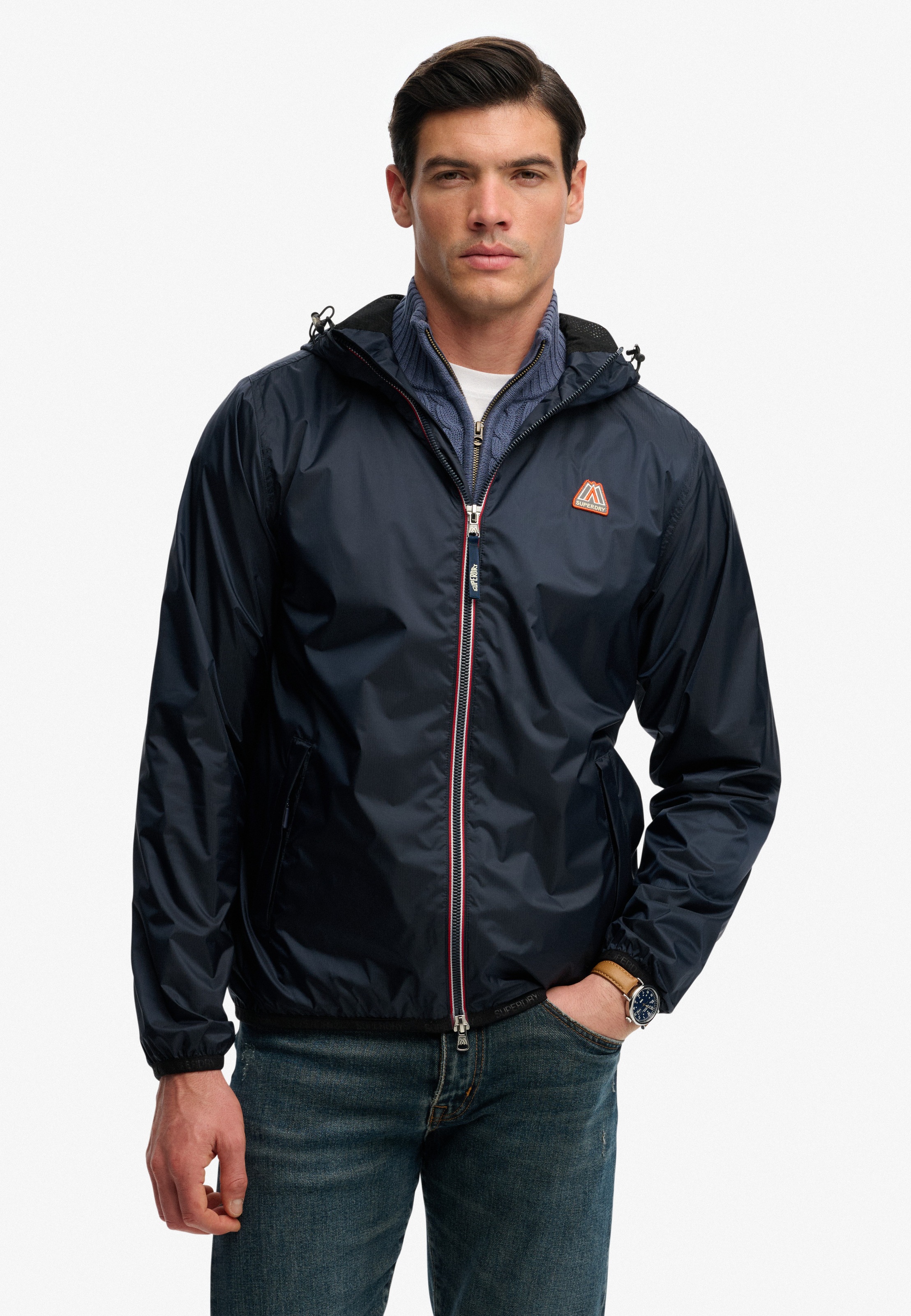 Superdry Windbreaker "ESSENTIAL TRI WINDBREAKER JKT" mit Kapuze mit Reissverschluss, aus Polyester, pflegeleicht, Relaxed Fit