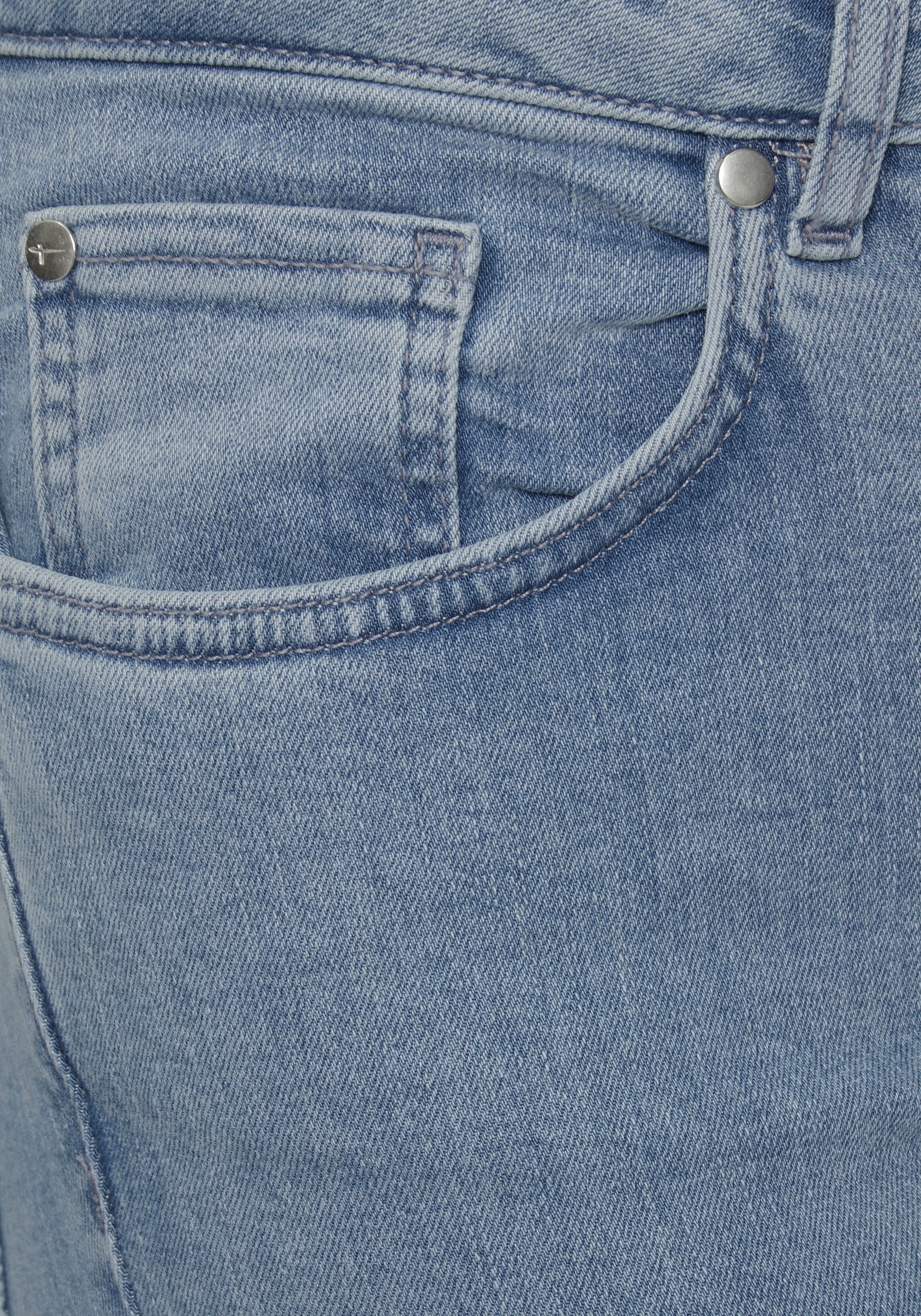 KOLLEKTION online Jelmoli-Versand NEUE | - kaufen Logo-Badge mit Slim-fit-Jeans, Tamaris
