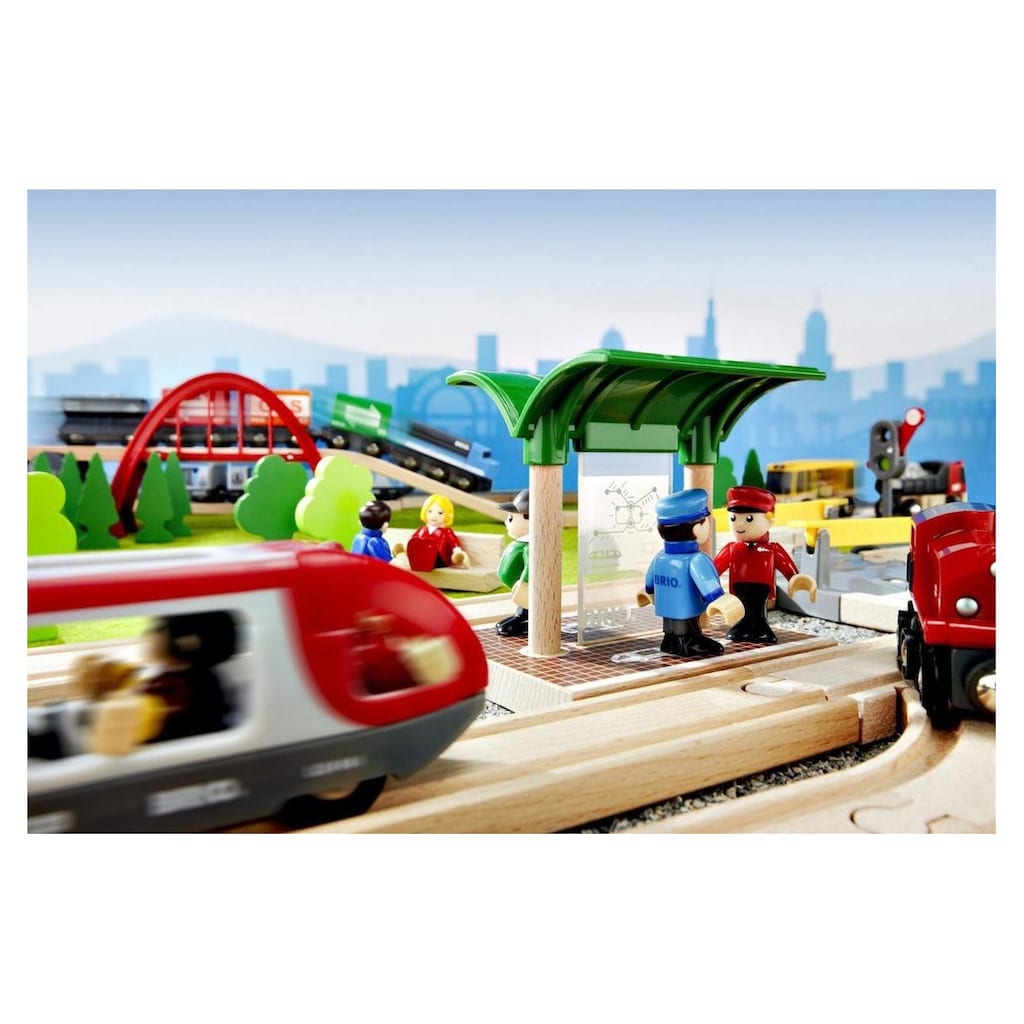 BRIO® Spielzeugeisenbahn-Erweiterung »Brio WORLD Strassen & Schienen Reisezug Set«