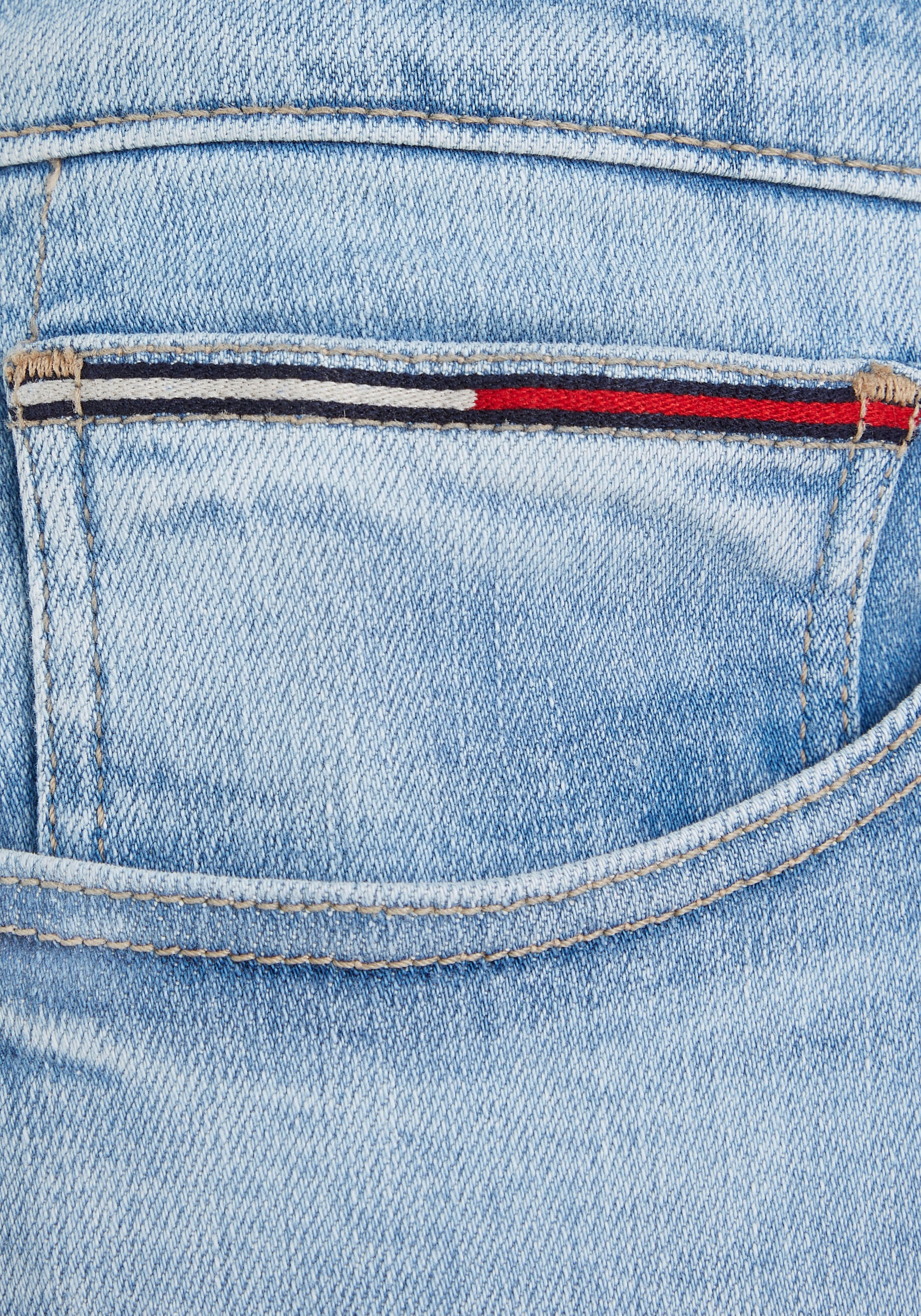 Tommy Jeans Slim-fit-Jeans »AUSTIN SLIM TPRD«, mit Lederbadge online  bestellen | Jelmoli-Versand