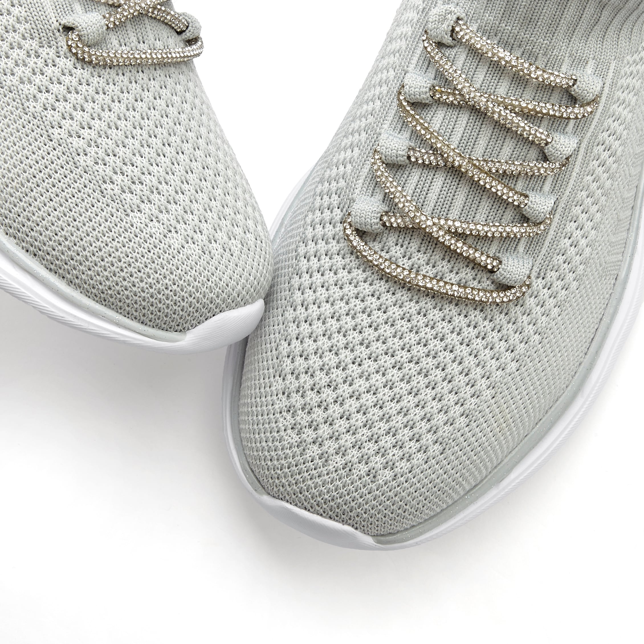 LASCANA Sneaker, mit modischer Glitzerschnürung VEGAN