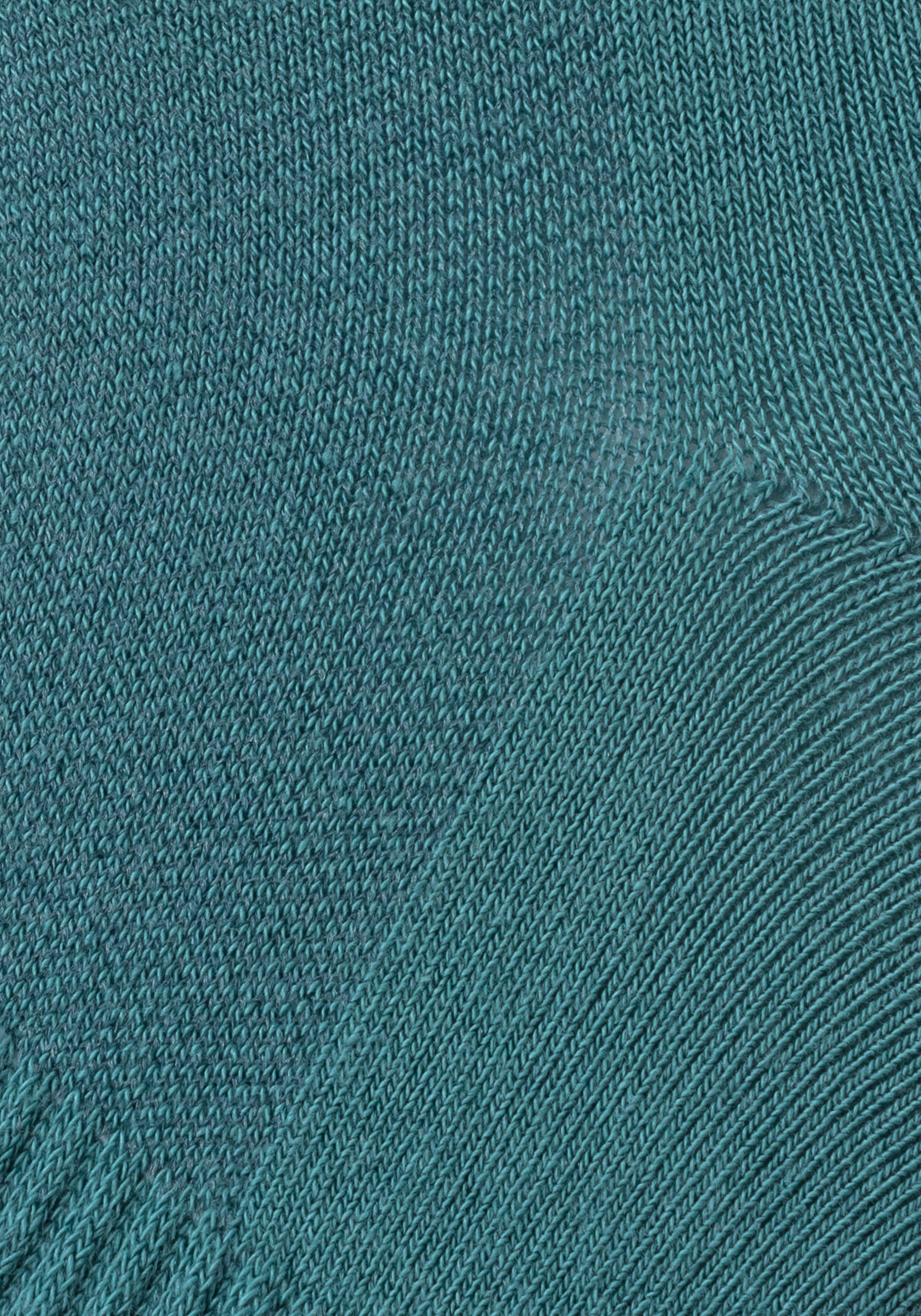 Bench. Sneakersocken, (Packung, 6 Paar), mit feiner Mesh Konstruktion und Mittelfussgummi