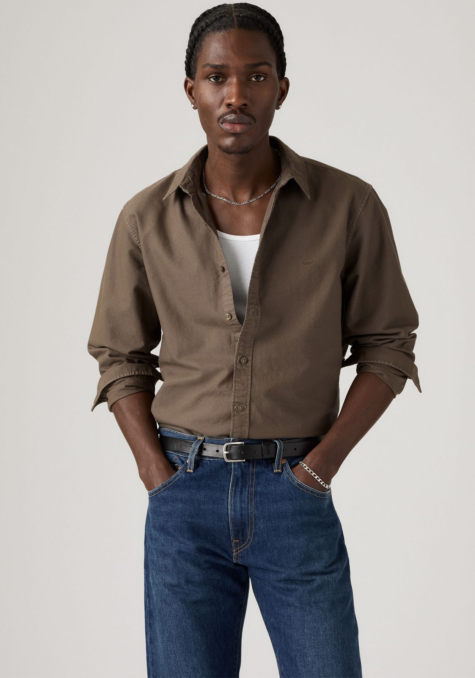 Levi's® Langarmhemd »AUTHENTIC BUTTON DOWN« mit Ton-in-Ton Logostickerei auf der Brust