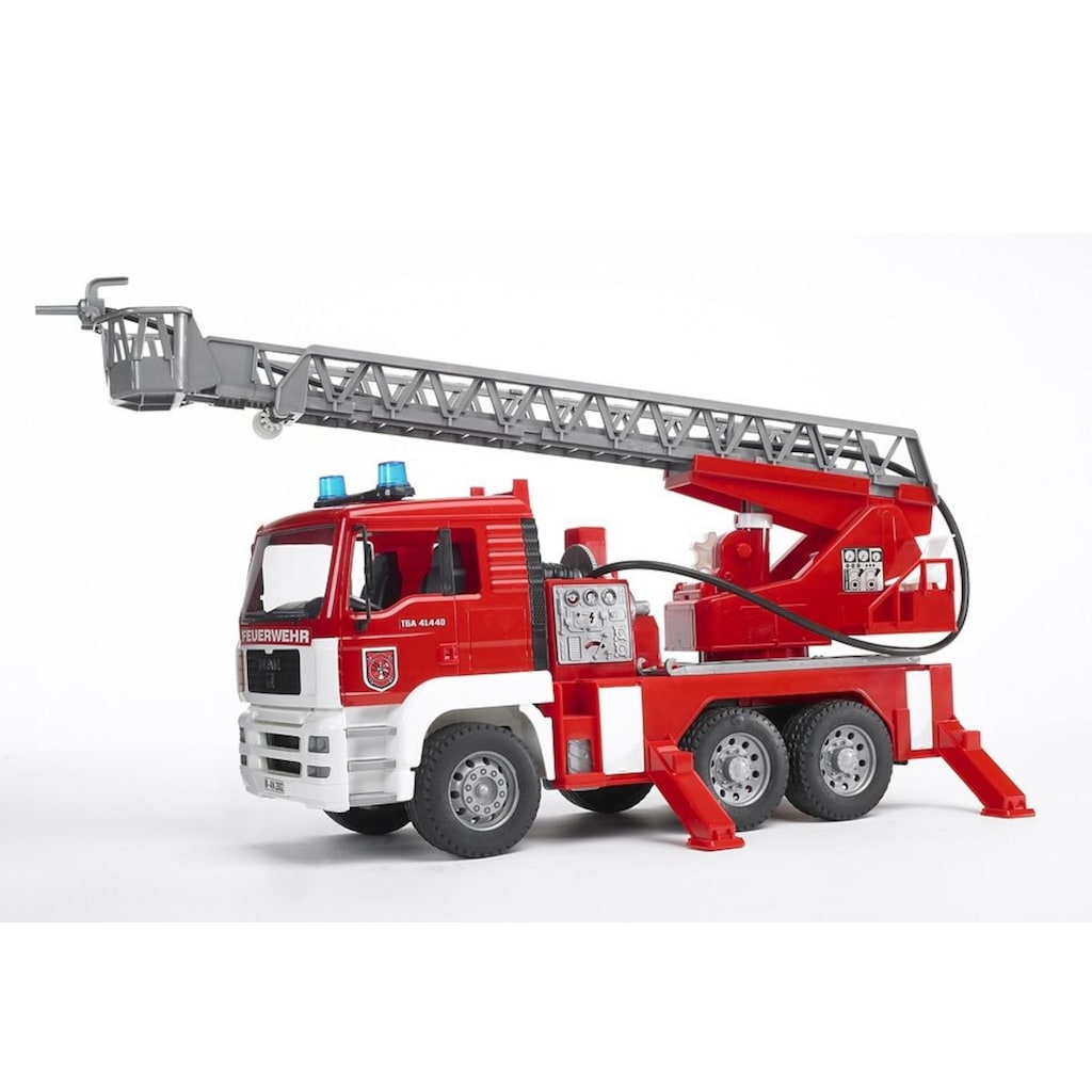 Bruder® Spielzeug-Feuerwehr »MAN Feuerwehrauto mit Drehleiter und Wasserpumpe«