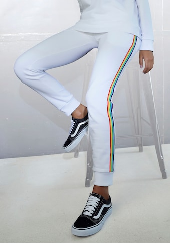 LASCANA Sweatpants, mit seitlichem Regenbogen Piping kaufen