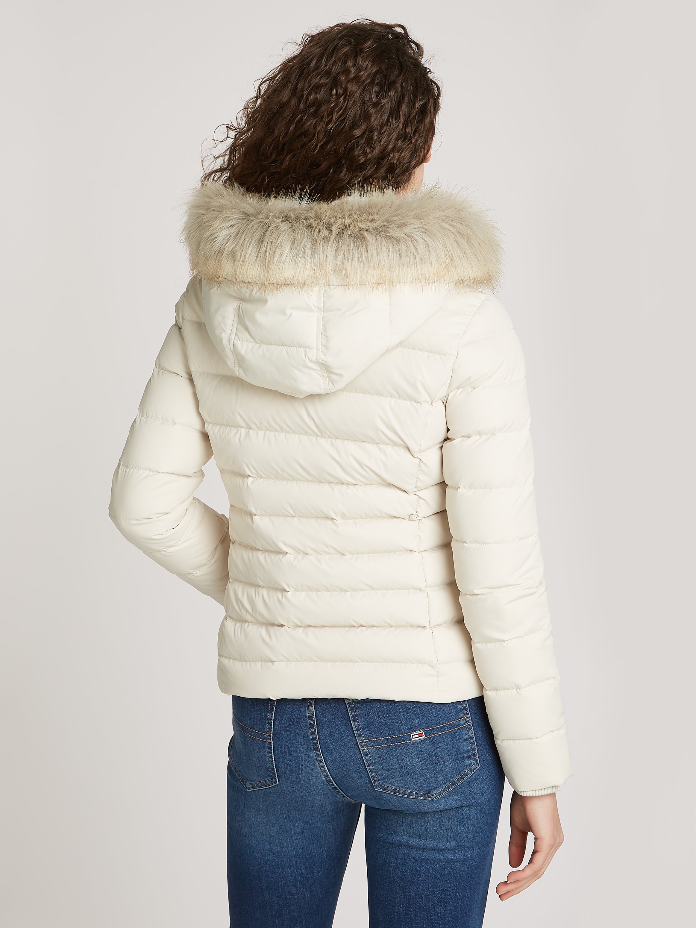 Tommy Jeans Steppjacke »TJW BASIC HOODED DOWN JACKET EXT«, mit Kapuze, mit Logostickerei