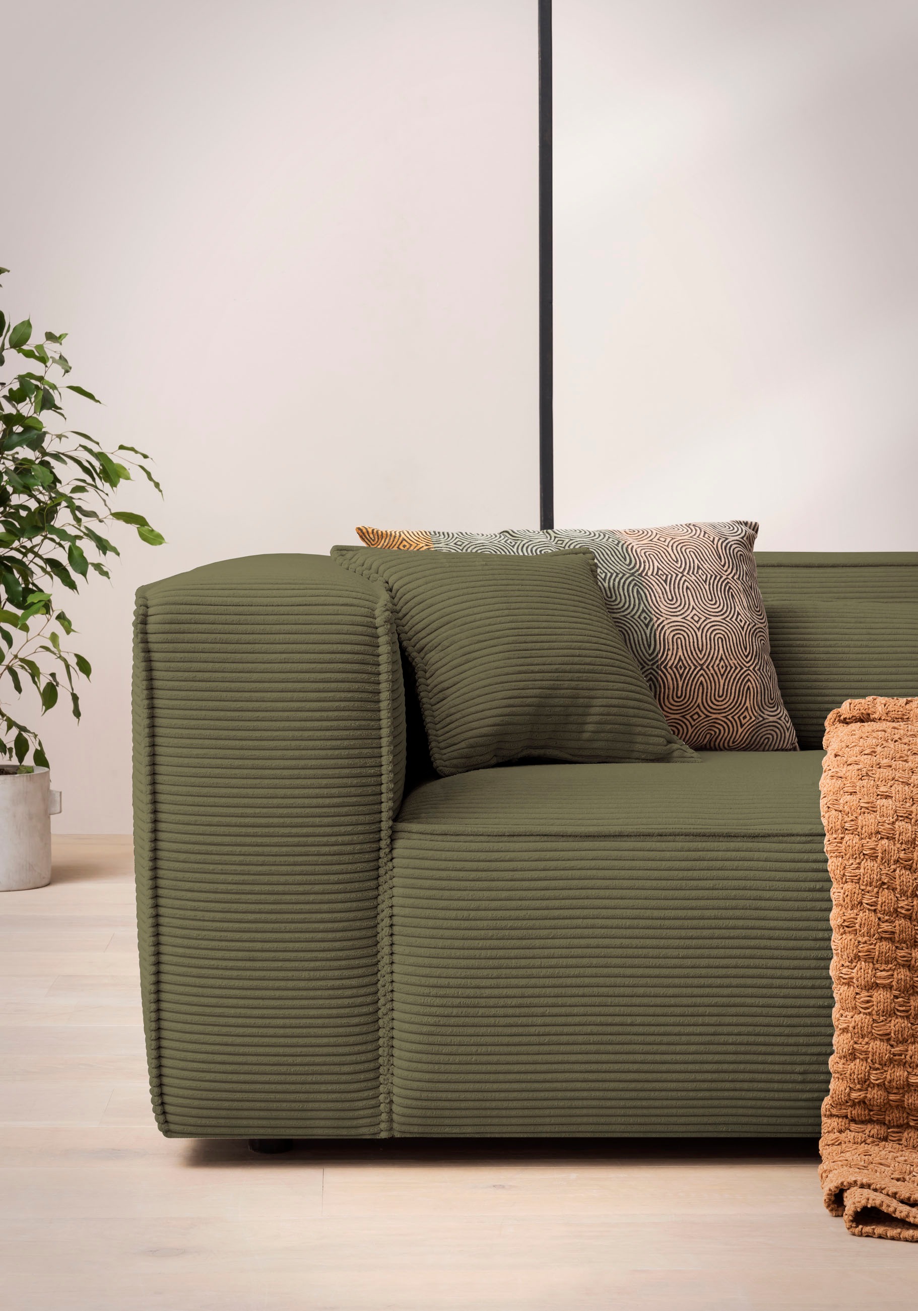 LeGer Home by Lena Gercke Ecksofa »PIARA XXL, Big-Sofa in Cord oder Leinenoptik, L-Form, mit Kedernaht«, wahlweise Ottomane rechts/links, schwarze Füsse, extra tiefe Sitzfläche