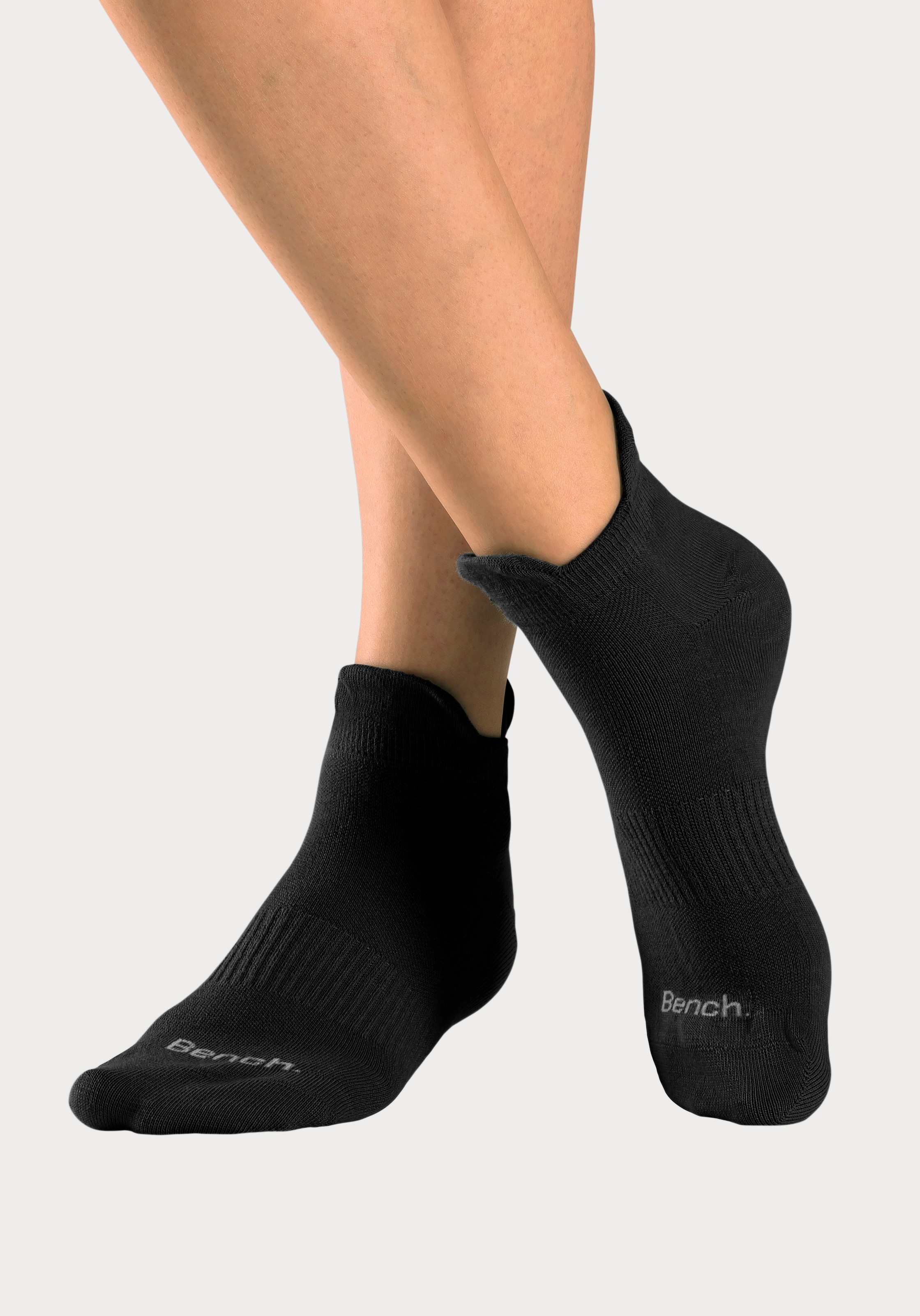 Bench. Sneakersocken, (Packung, 6 Paar), mit feiner Mesh Konstruktion und Mittelfussgummi