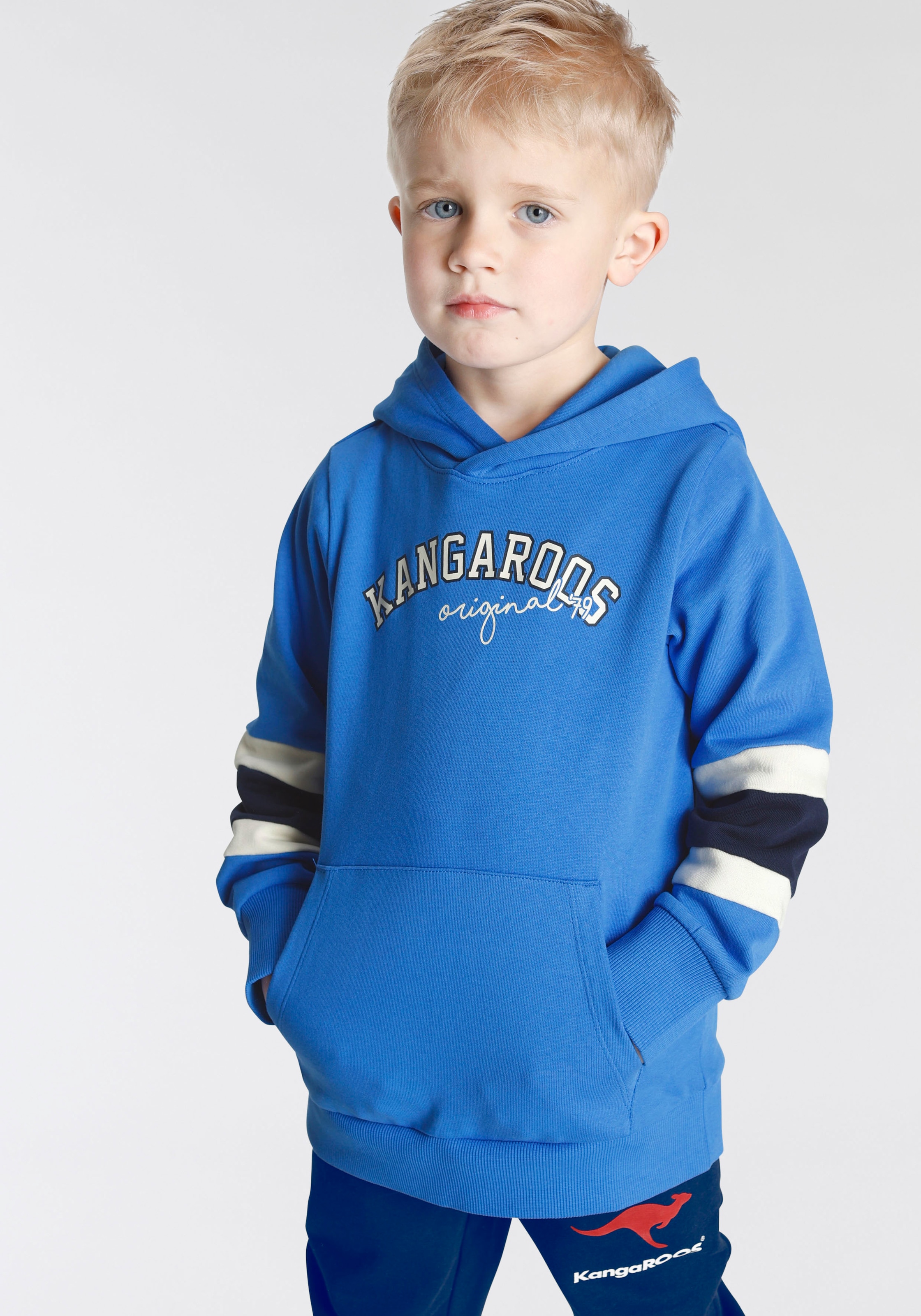 ❤ Jungen«, KangaROOS Streifen »für entdecken Kapuzensweatshirt im Shop den an Ärmeln kleine Jelmoli-Online mit