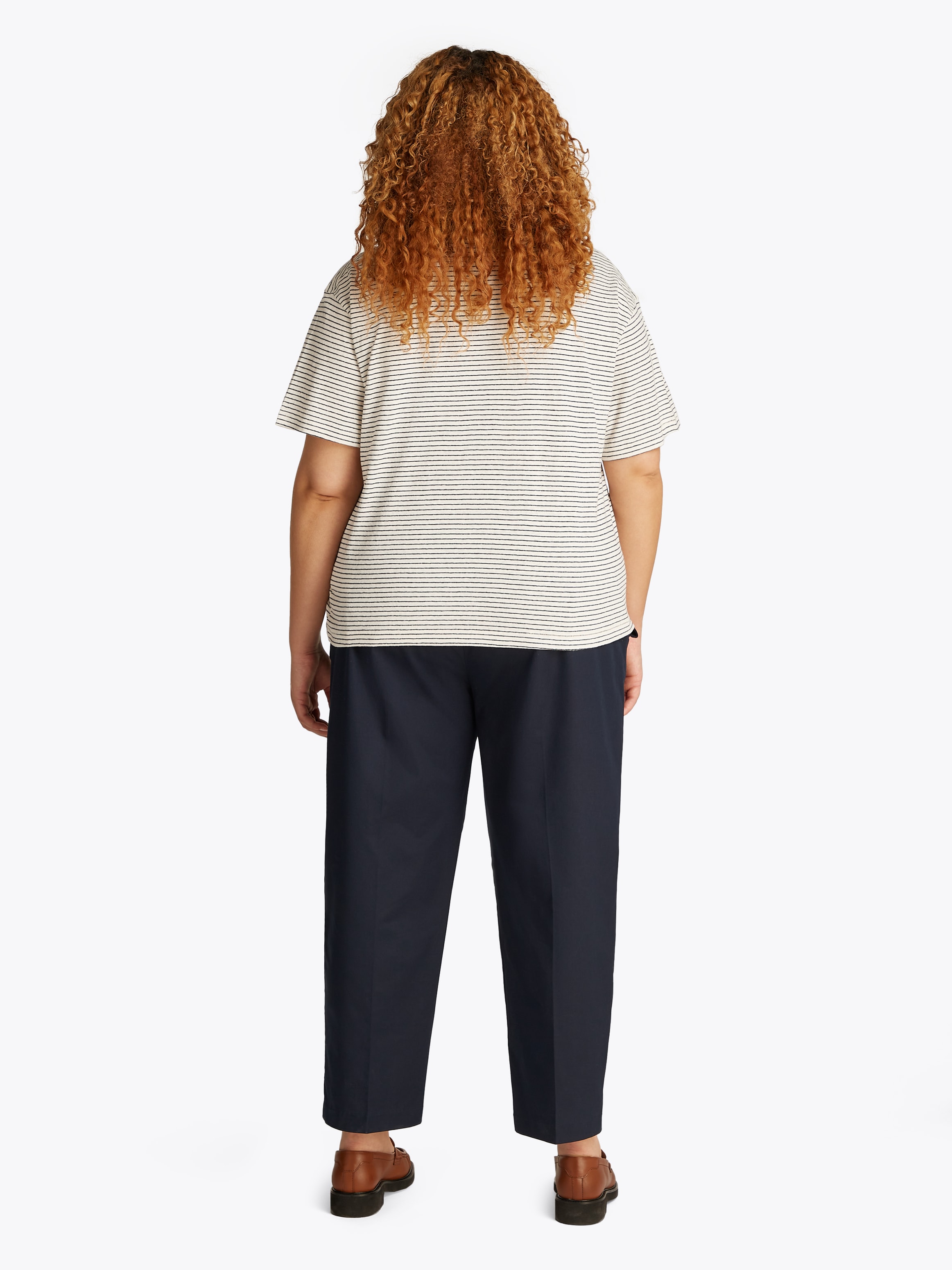 Tommy Hilfiger Curve V-Shirt »CRV MODERN CO LINEN V-NK SS«, in Grossen Grössen