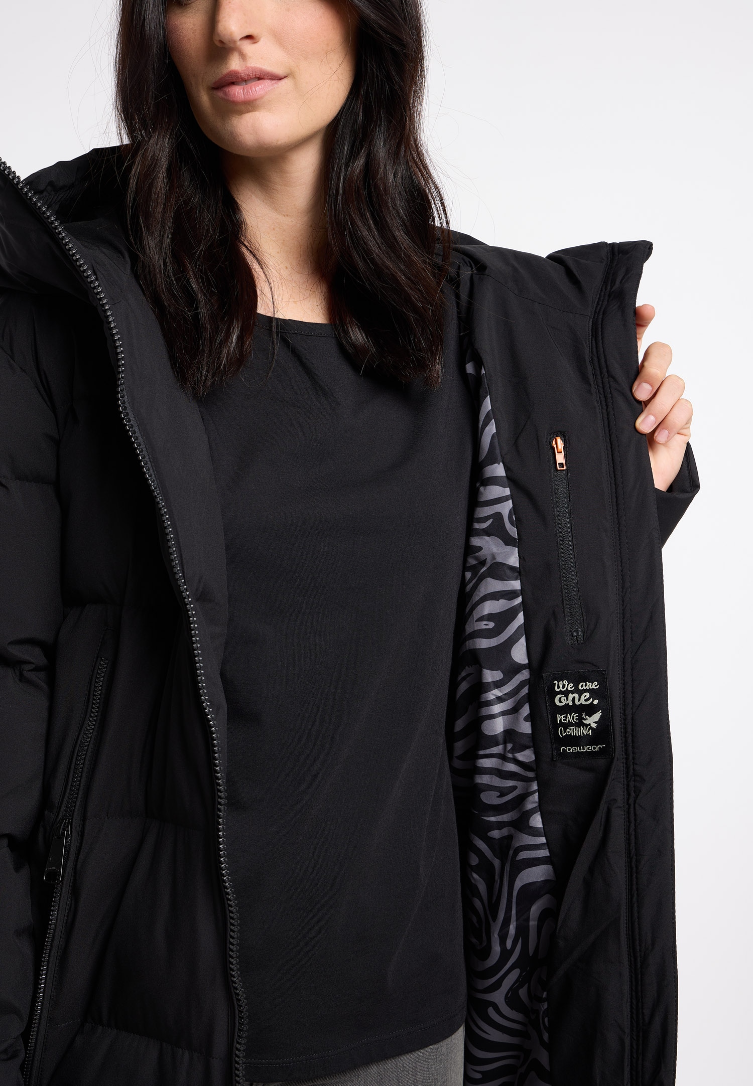 Ragwear Steppmantel »PATRISE«, wärmender Wintermantel mit grossen Reissverschlusstaschen