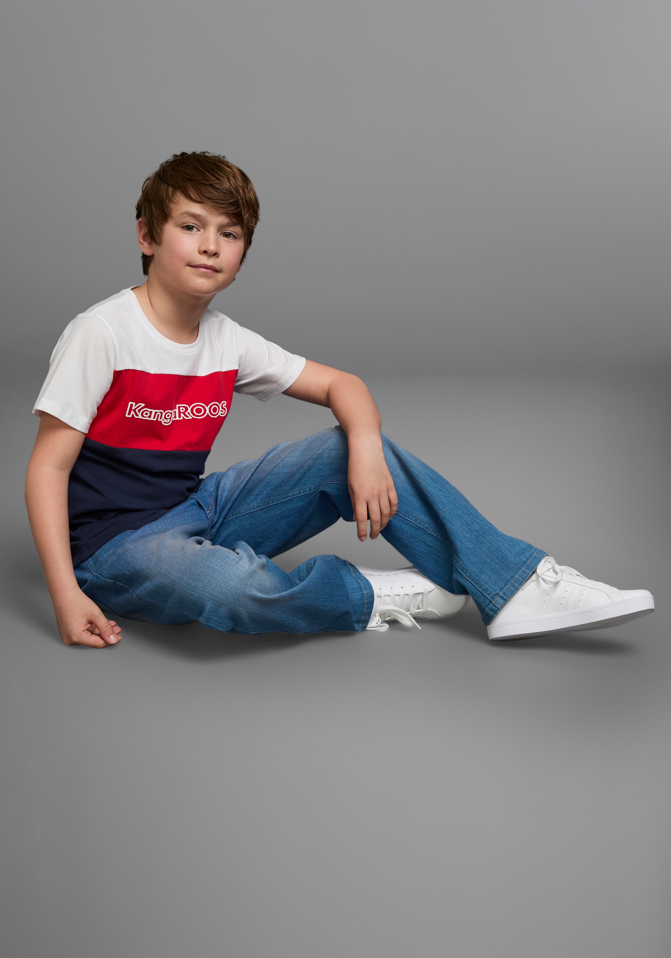 KangaROOS T-Shirt »in Colorblockdesign«, Kurzarm, Basic-Passform, bedruckt und mehrfarbig