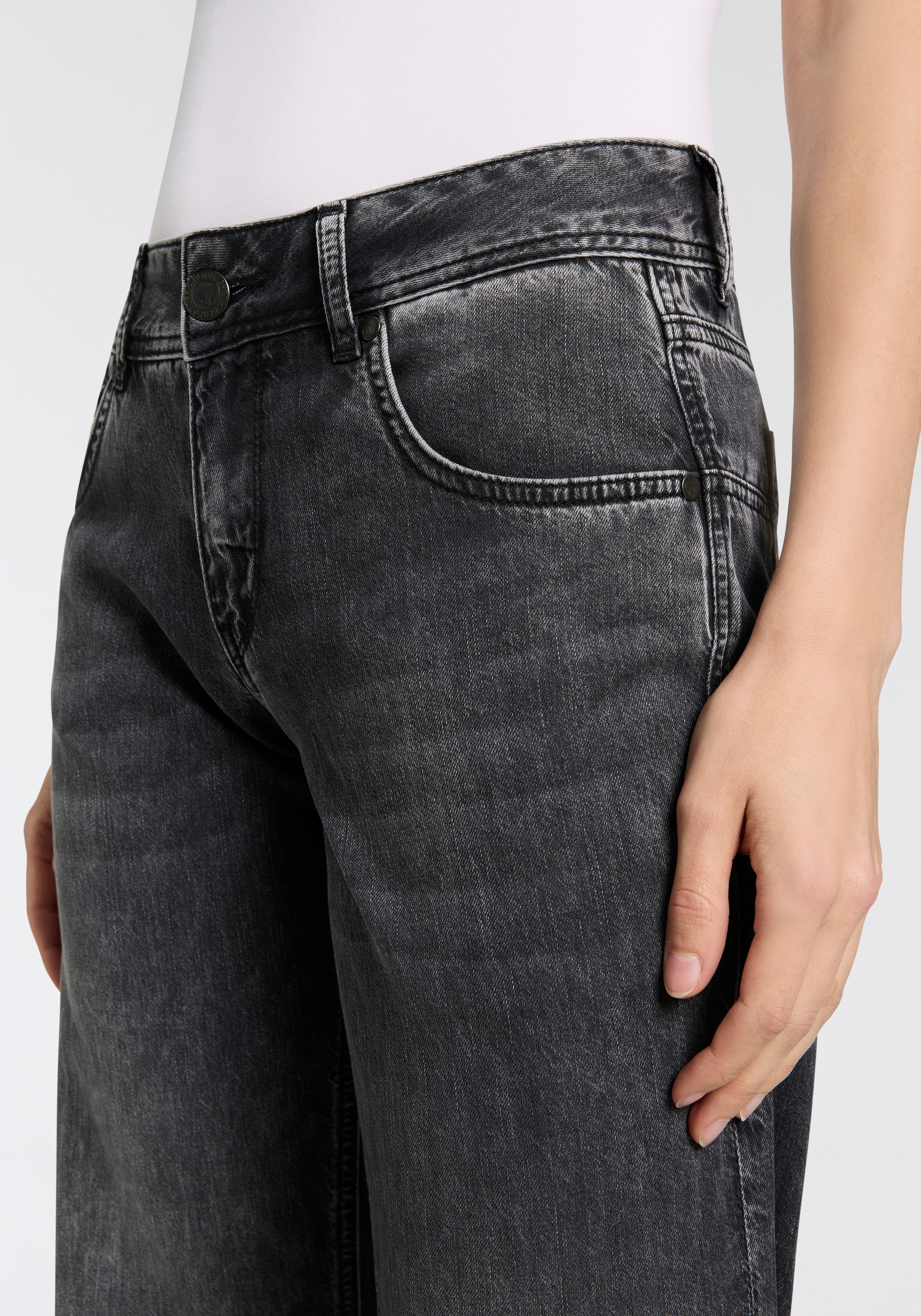 Herrlicher 5-Pocket-Jeans »Edna Denim Black«, mit ausgestelltem Bein