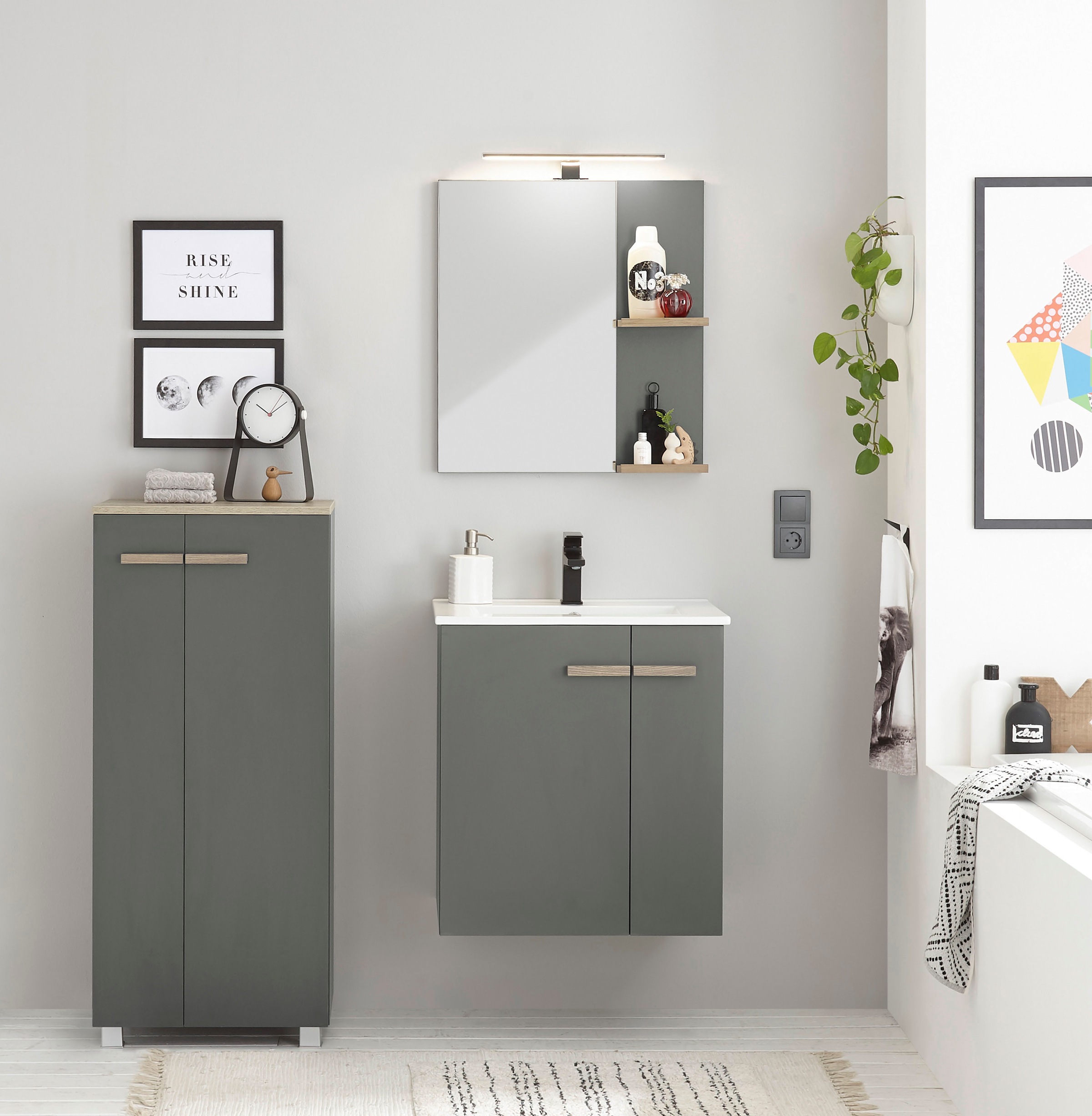 Places of Style Midischrank »SOLiD, Badschrank im modernen Design, Schrank mit Holzgriffen«, in zwei Farben verfügbar, mit Stauraum, stehend o. hängend montierbar