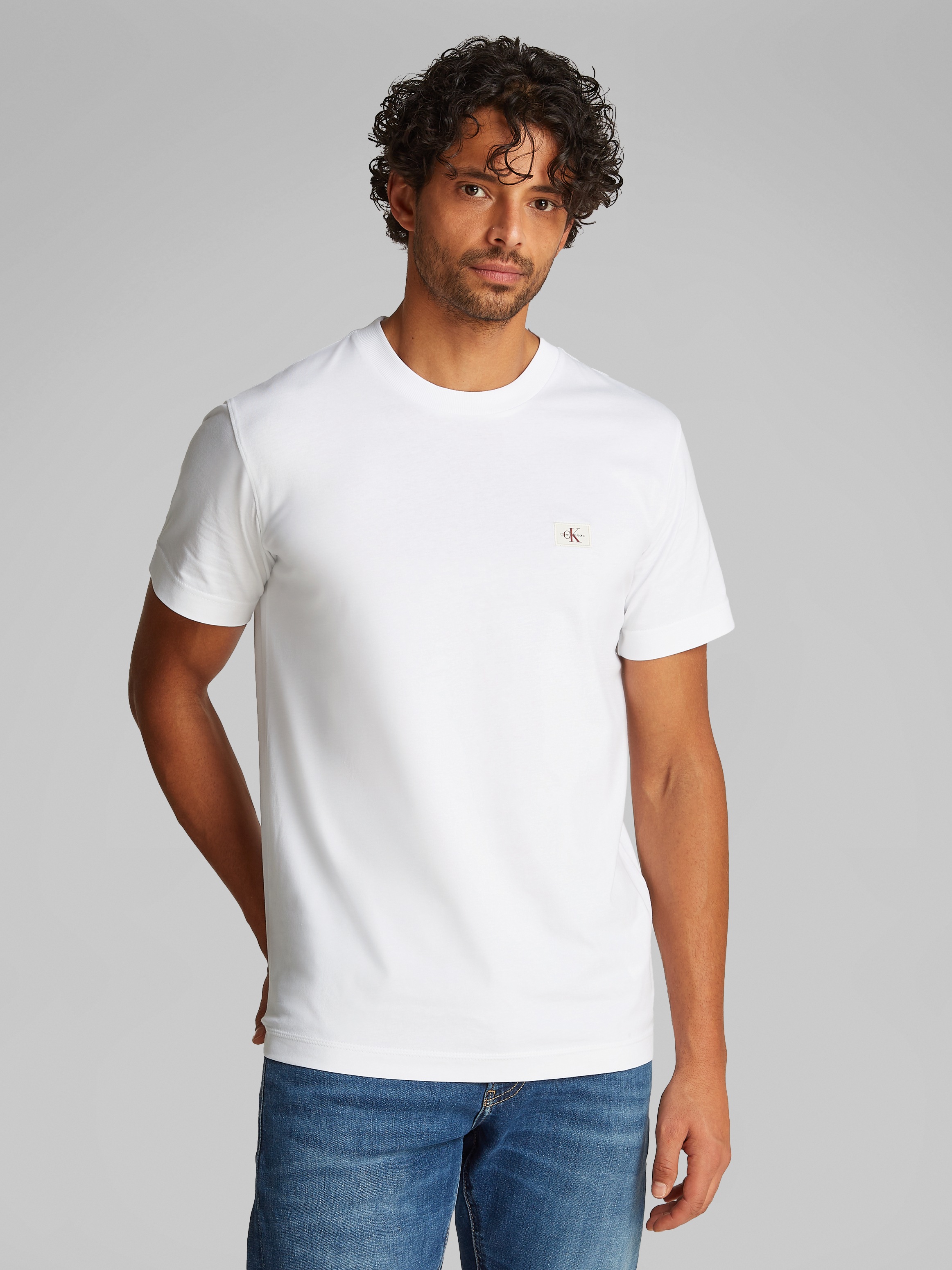 Calvin Klein Jeans Rundhalsshirt »WOVEN LABEL REGULAR TEE« Logostickerei