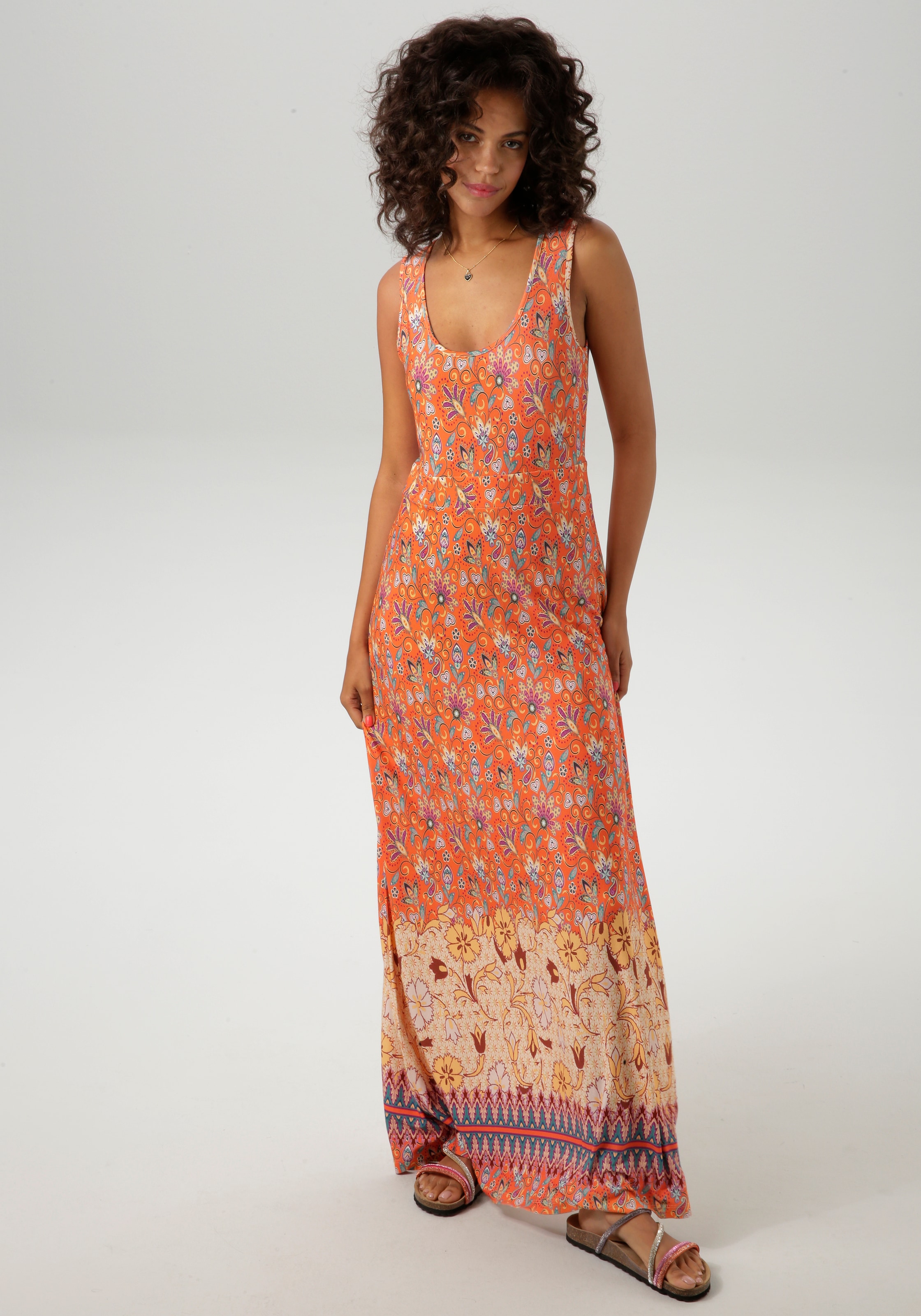 Aniston CASUAL Sommerkleid, mit farbharmonischem Blumendruck und Bordüre am Saum