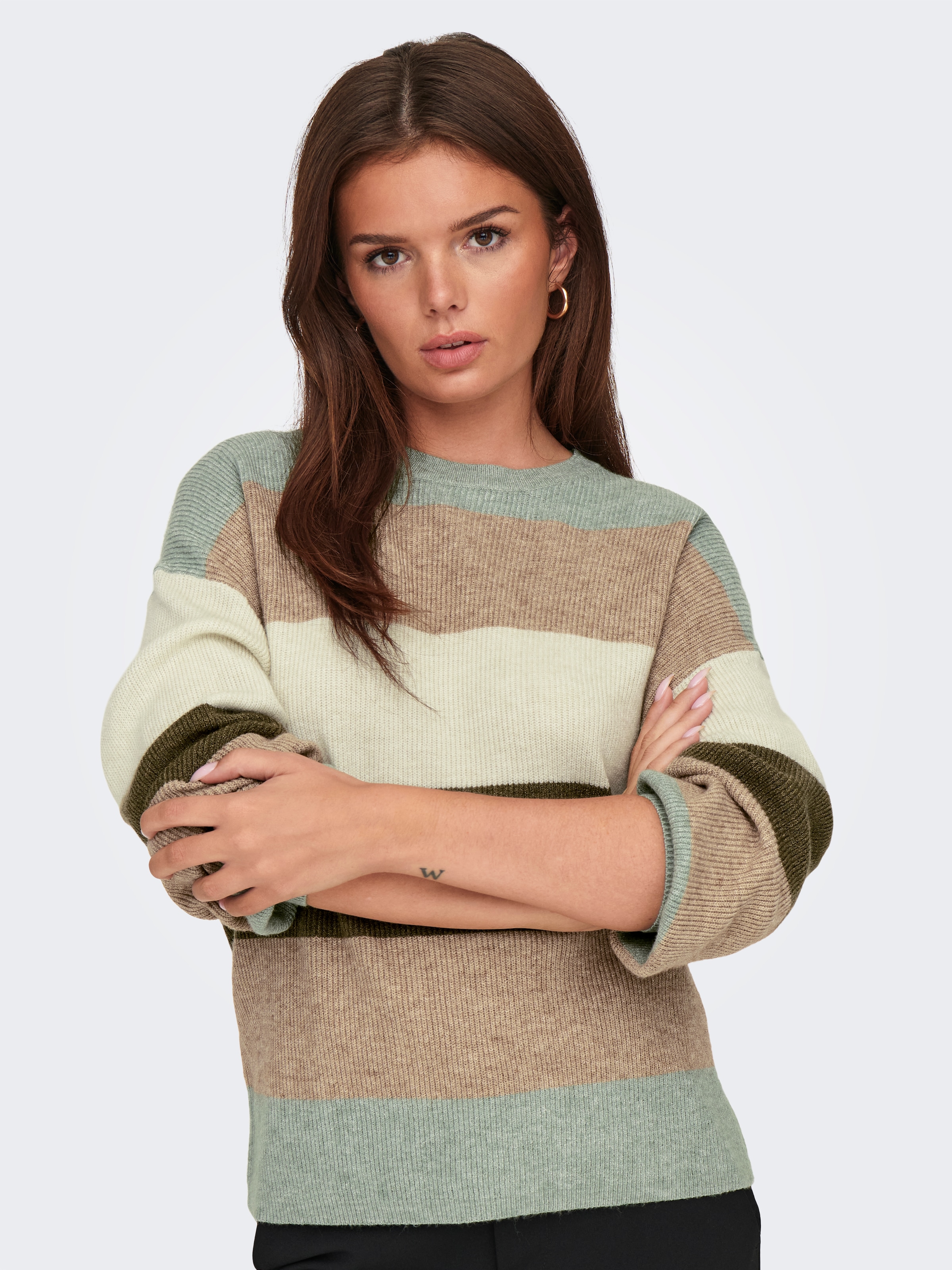 ONLY Strickpullover »ONLATIA L/S STRIPE PULLOVER KNT NOOS«, mit dem auffälligen Streifenmuster