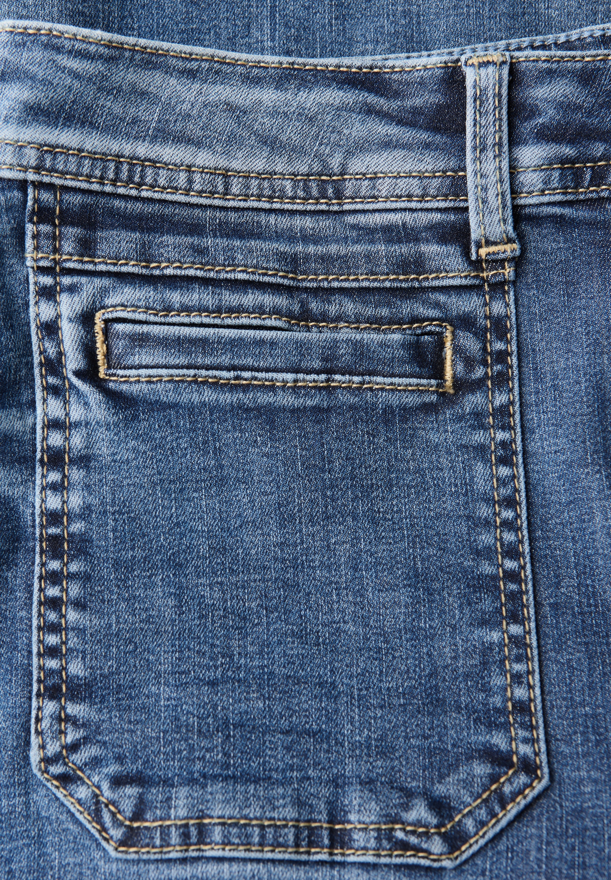 STREET ONE Bootcut-Jeans, mit Taschen