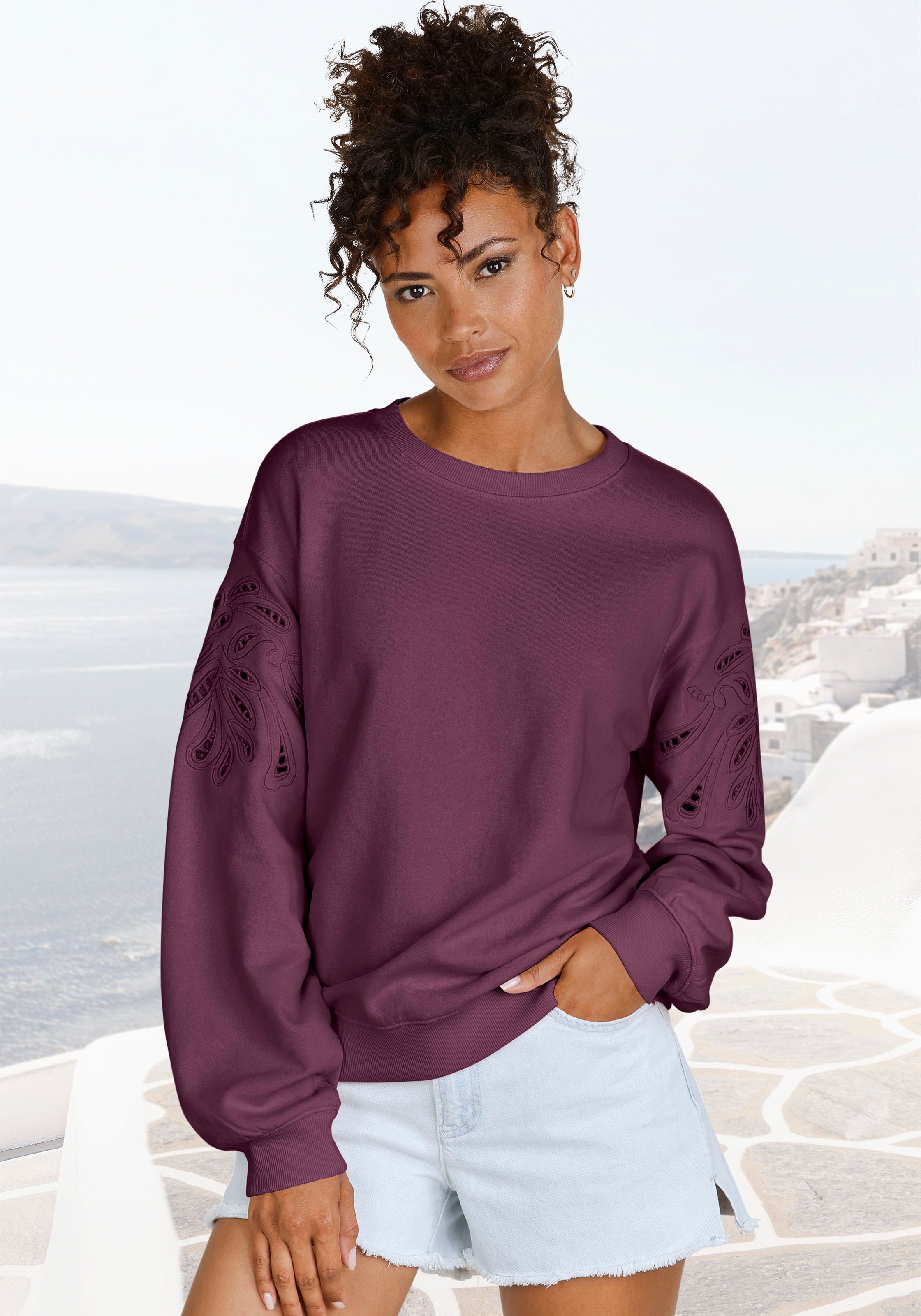 Vivance Sweatshirt, mit Lochstickerei, weicher Baumwoll-Mix