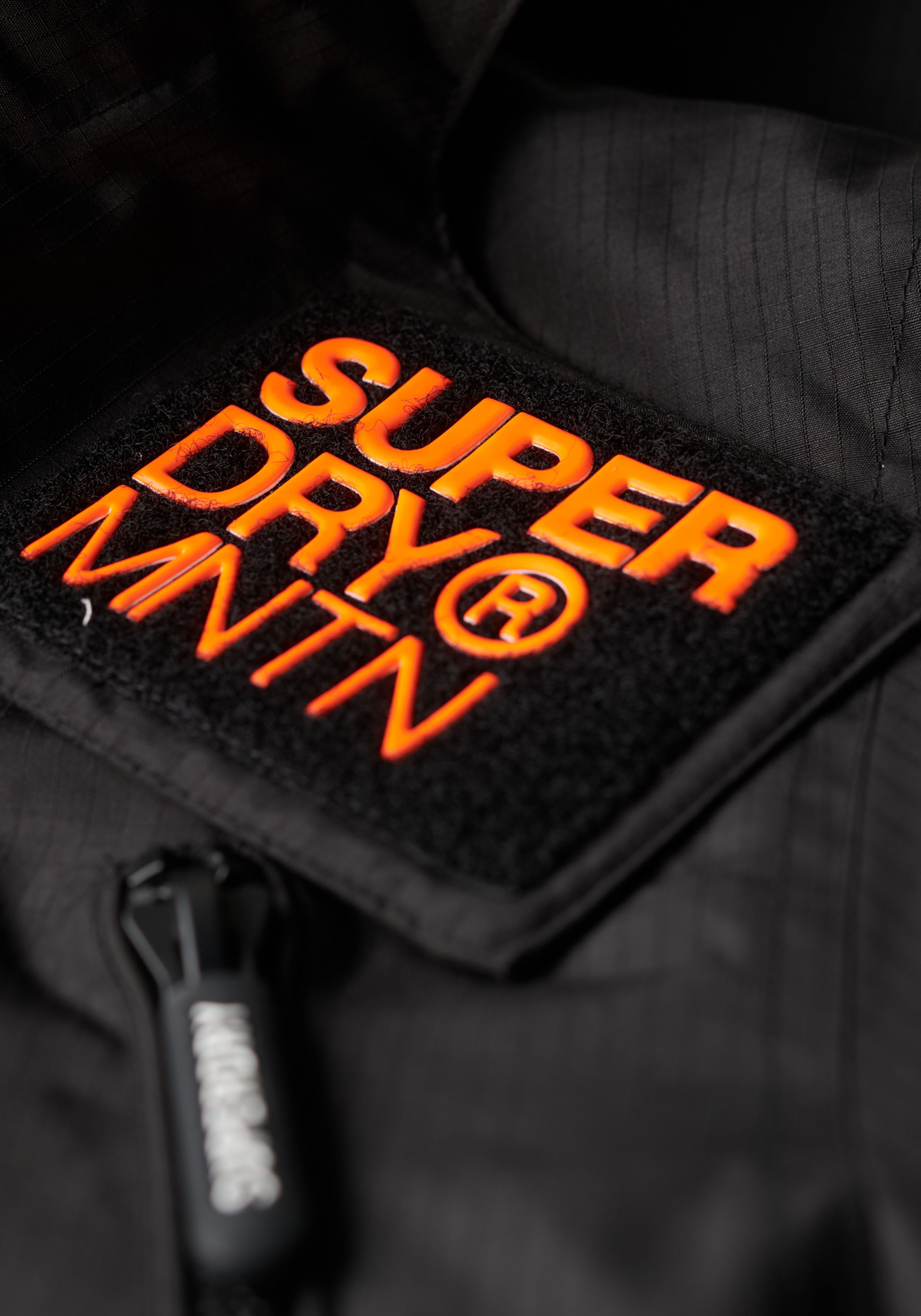 Superdry Outdoorjacke »HOODED MTN WINDBREAKER JACKET«, mit Kapuze