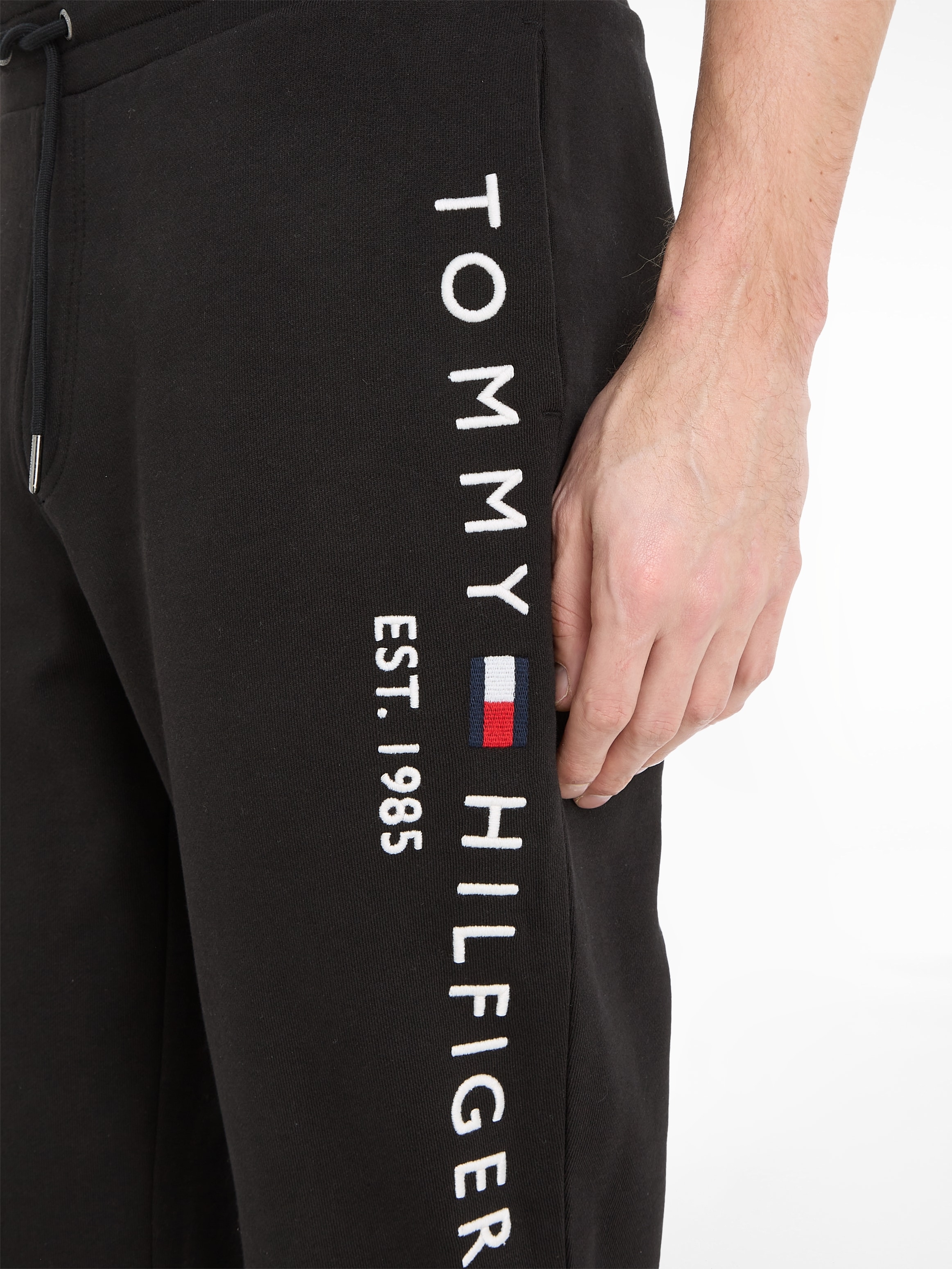 Tommy Hilfiger Sweathose »BASIC BRANDED SWEATPANTS«, mit grossem Tommy Hilfiger Schriftzug