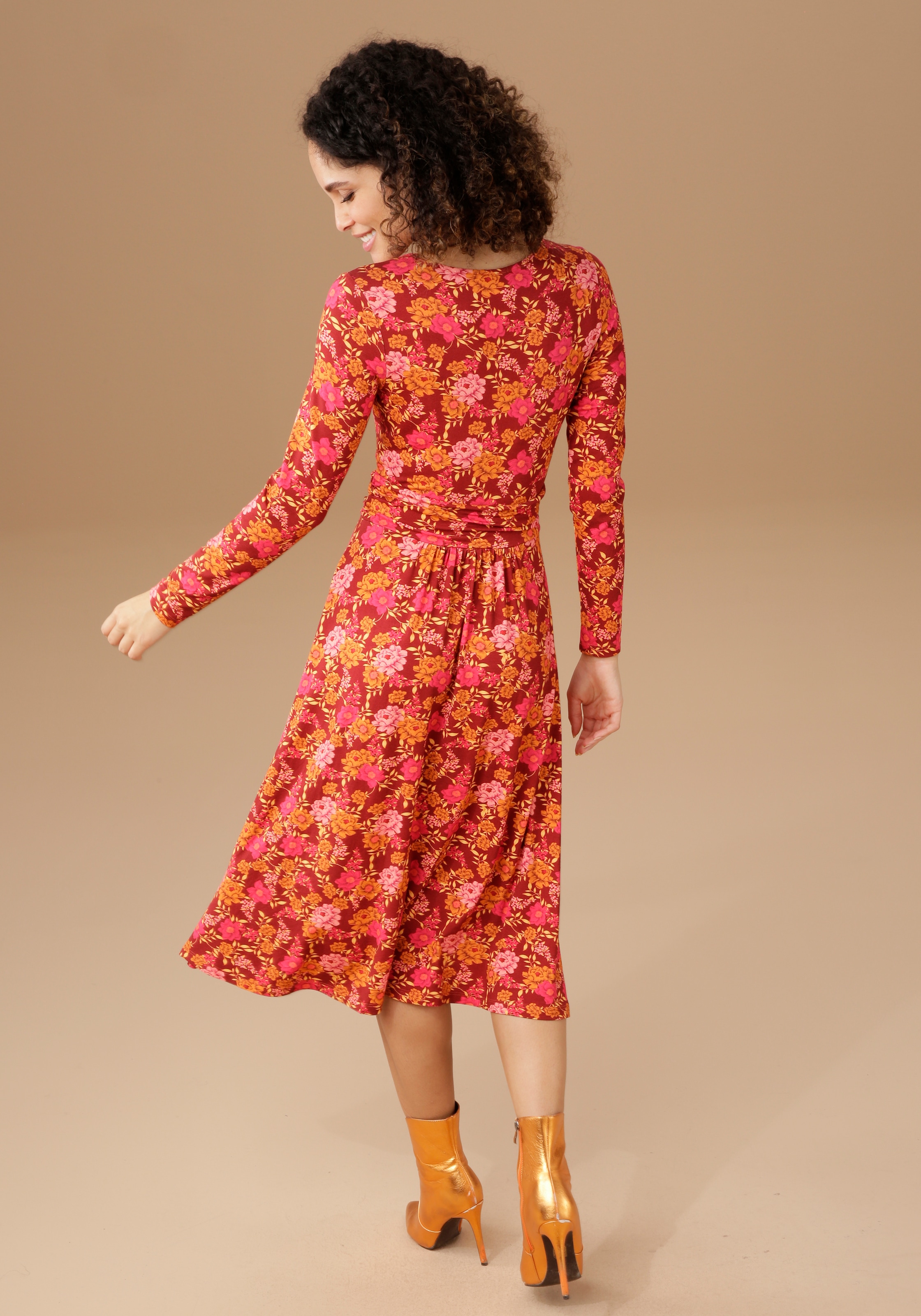 Aniston CASUAL Jerseykleid, mit romantischem Blumendruck