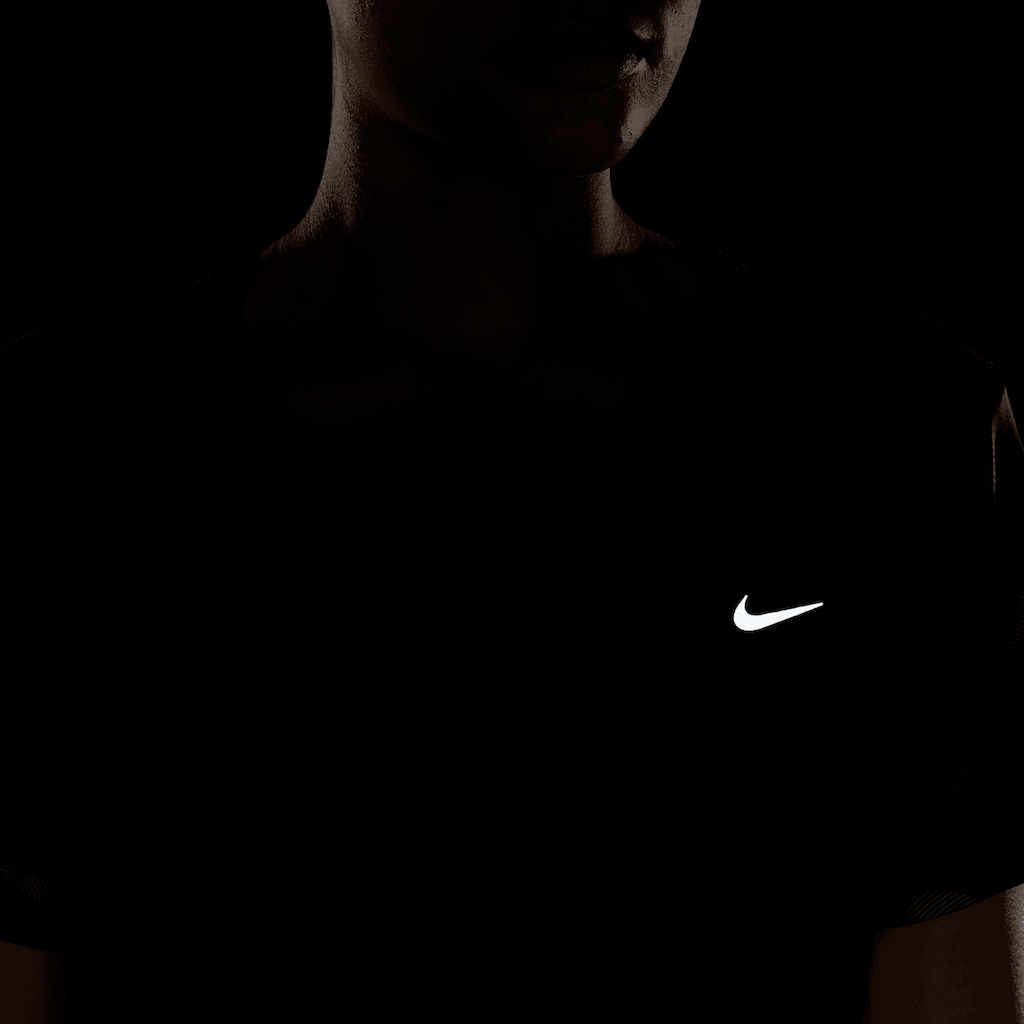 Nike Laufshirt »SWOOSH DRI-FIT WOMEN'S PRINTED SHORT-SLEEVE CROP TOP«