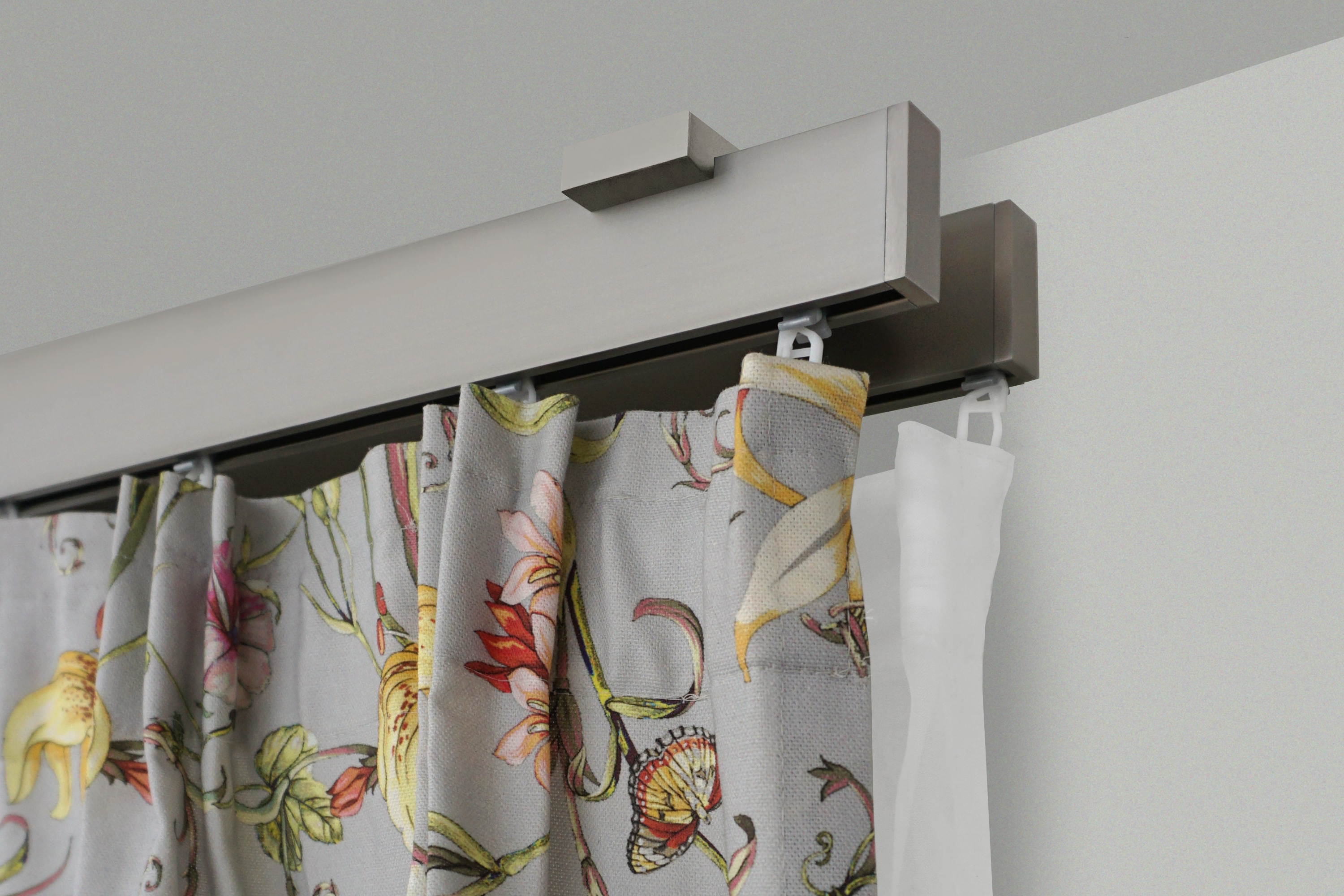 GARESA Gardinenstange "FLAT" 2 läufig-läufig Wunschmasslänge Rechteckprofil, perfekter Lauf, modern, verlängerbar, mit Endkappe