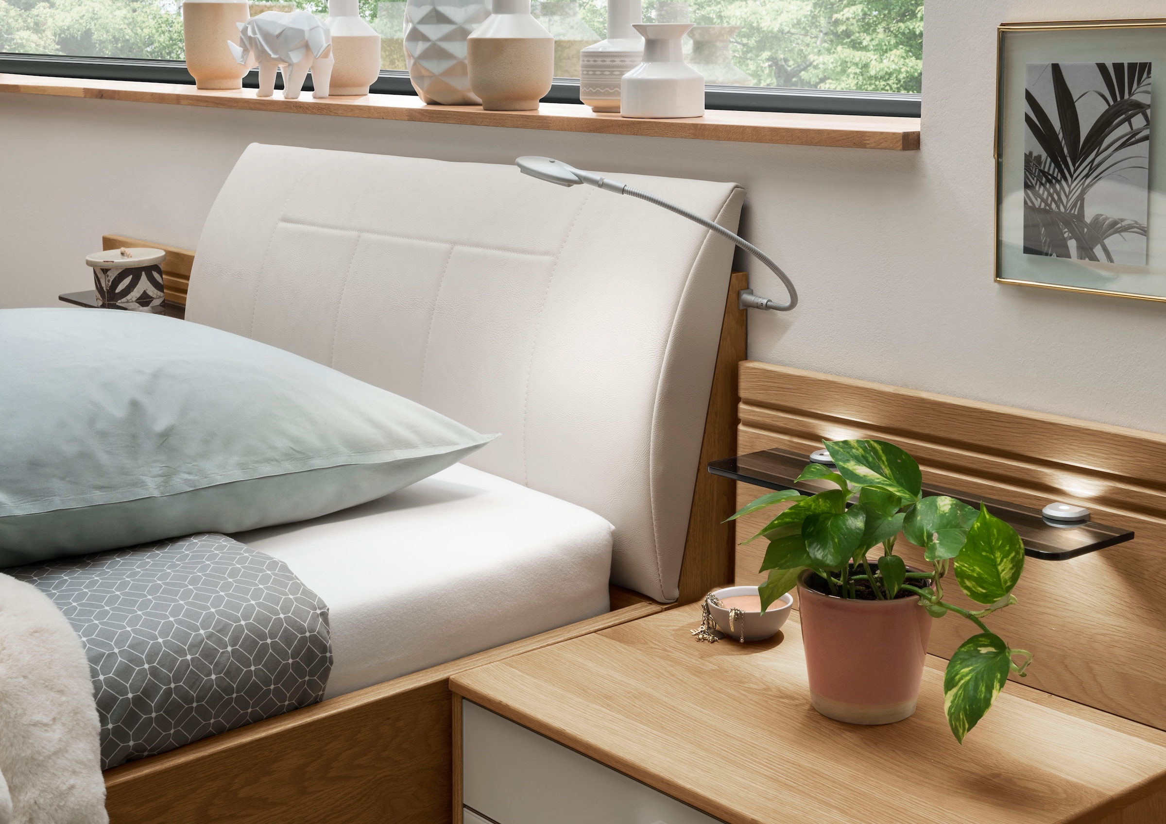 WIEMANN Bett »Kiruna, Bettgestell, Bettrahmen, Eiche Nachbildung, Polsterkopfteil«, (4-fache Liegehöhenverstellung, MADE IN GERMANY), Polsterkopfteil aus Kunstleder, verschiedene Grössen, in Komforthöhe