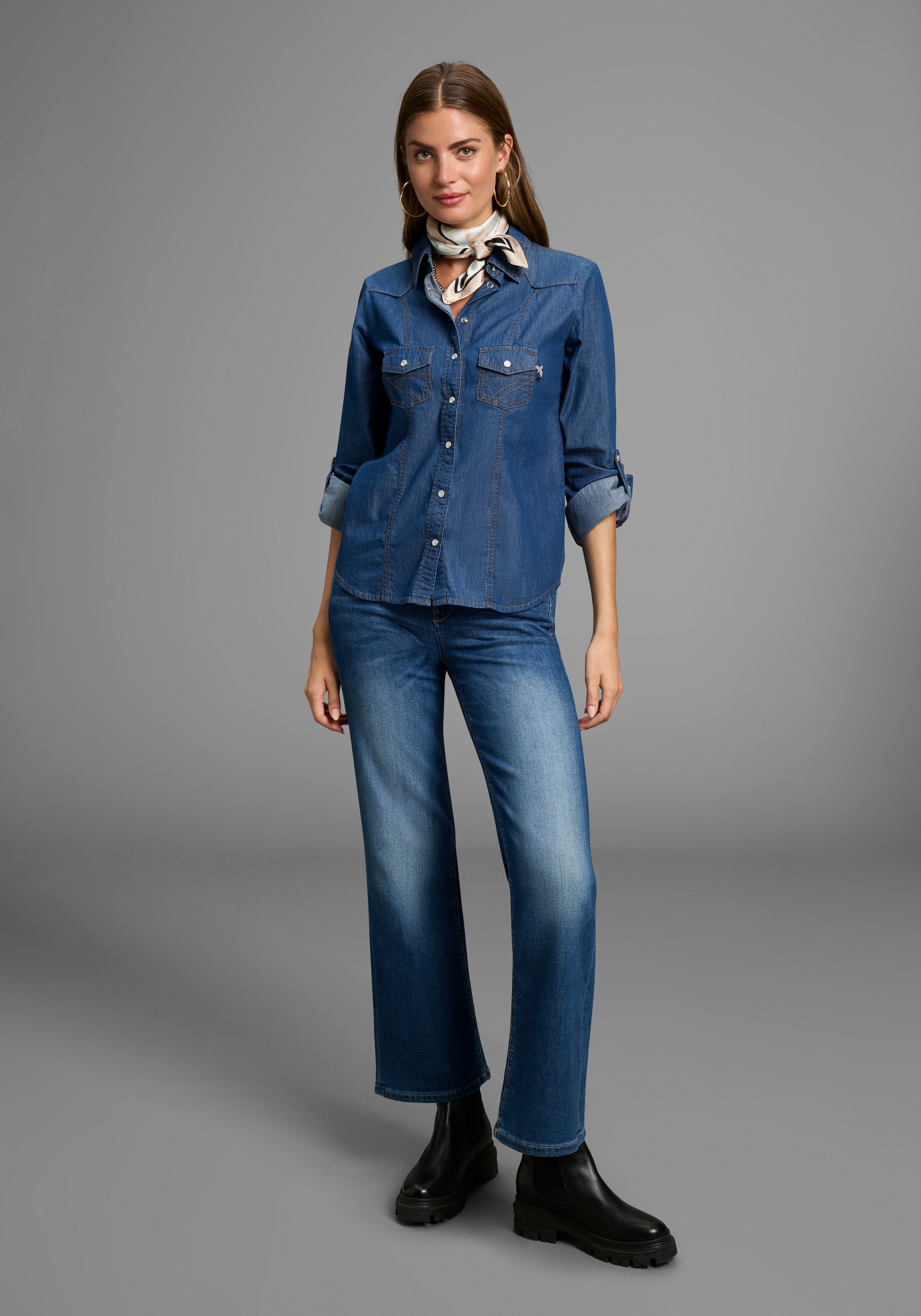 Laura Scott Nickituch, mit grossem Milfleur Muster - NEW