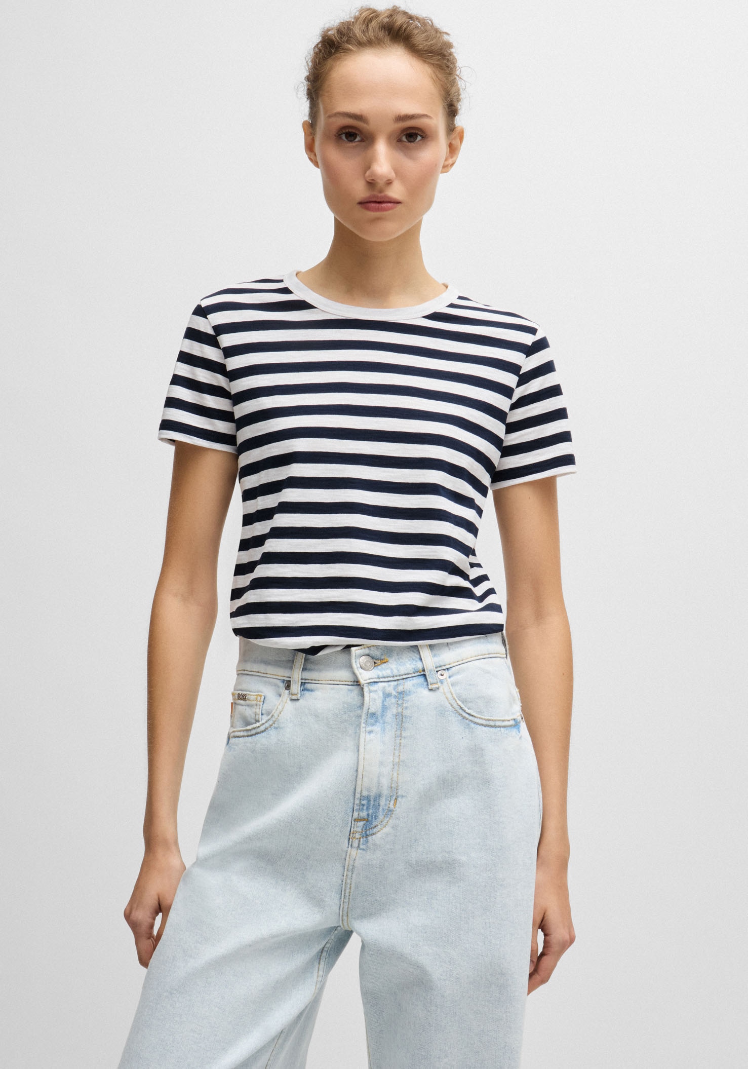 BOSS ORANGE T-Shirt »Esla Striped Premium Damenmode«, Premium Damenmode, im gestreiften Design