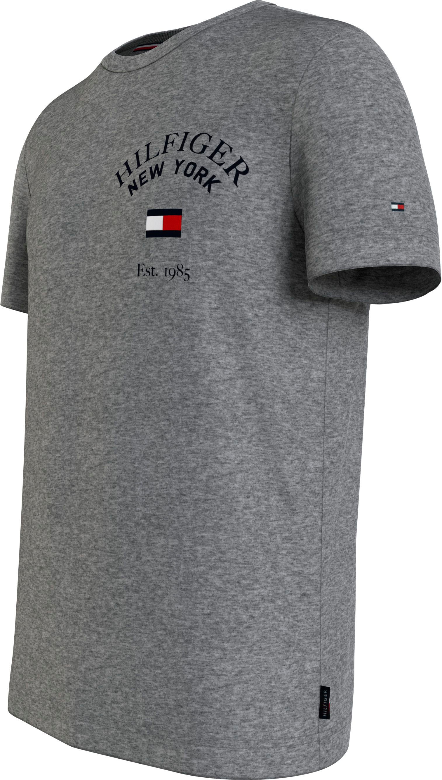 Tommy Hilfiger T-Shirt »ARCH TEE«, VARSITY Rundhalsausschnitt | bestellen online mit Jelmoli-Versand