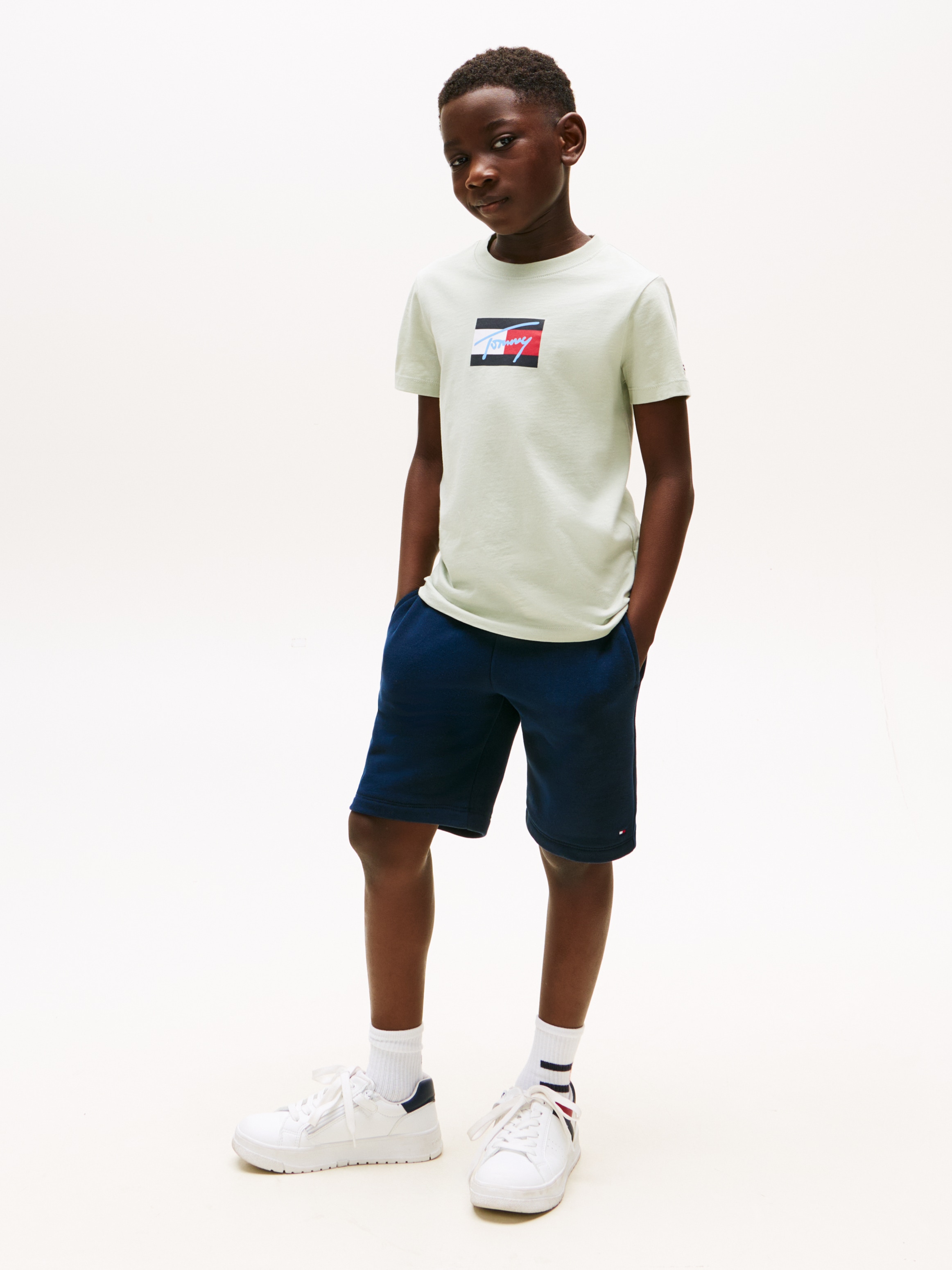 Tommy Hilfiger T-Shirt »TOMMY SCRIPT FLAG PRINT TEE SS«, für Kinder bis 16 Jahre, mit Logo-Print