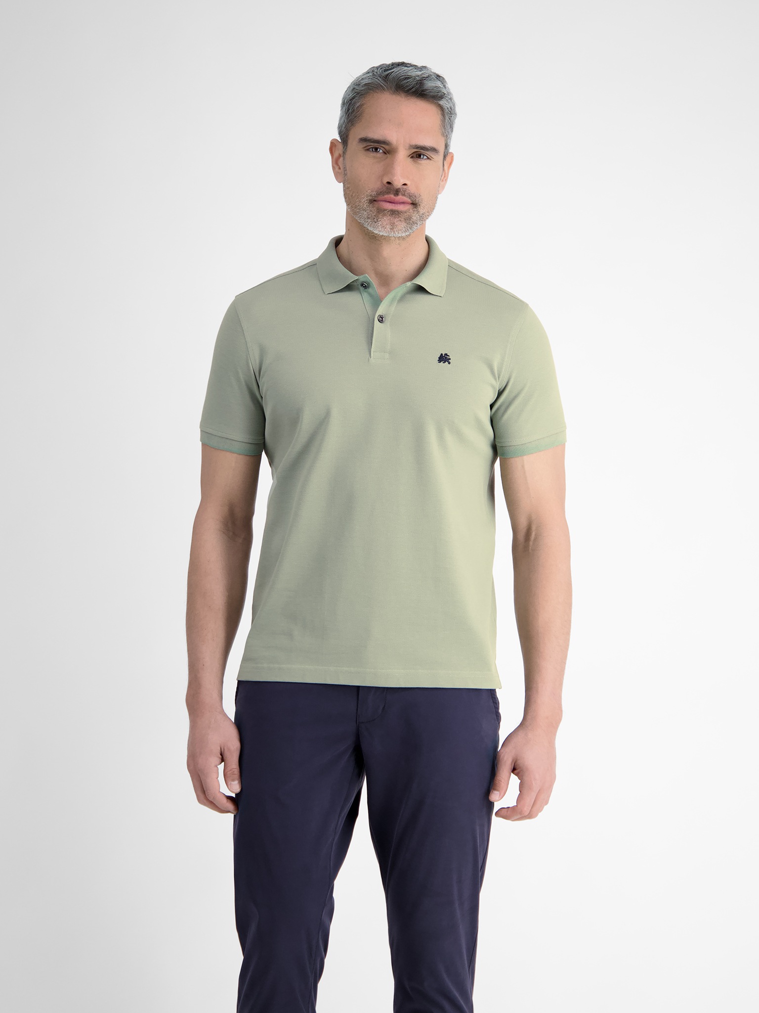 LERROS Kurzarmshirt mit Logostickerei auf der Brust