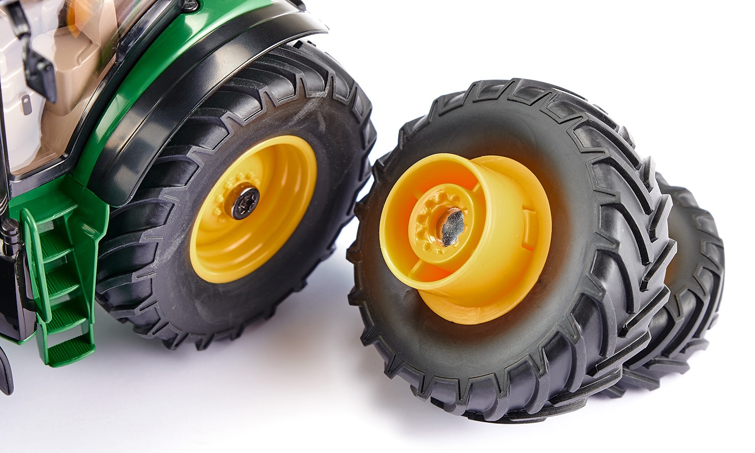 Siku RC-Traktor »SIKU Control, John Deere 7290R mit Doppelreifen (6736)«, inkl. Bluetooth App-Steuerung & Fernsteuermodul; 1:32; mit Licht