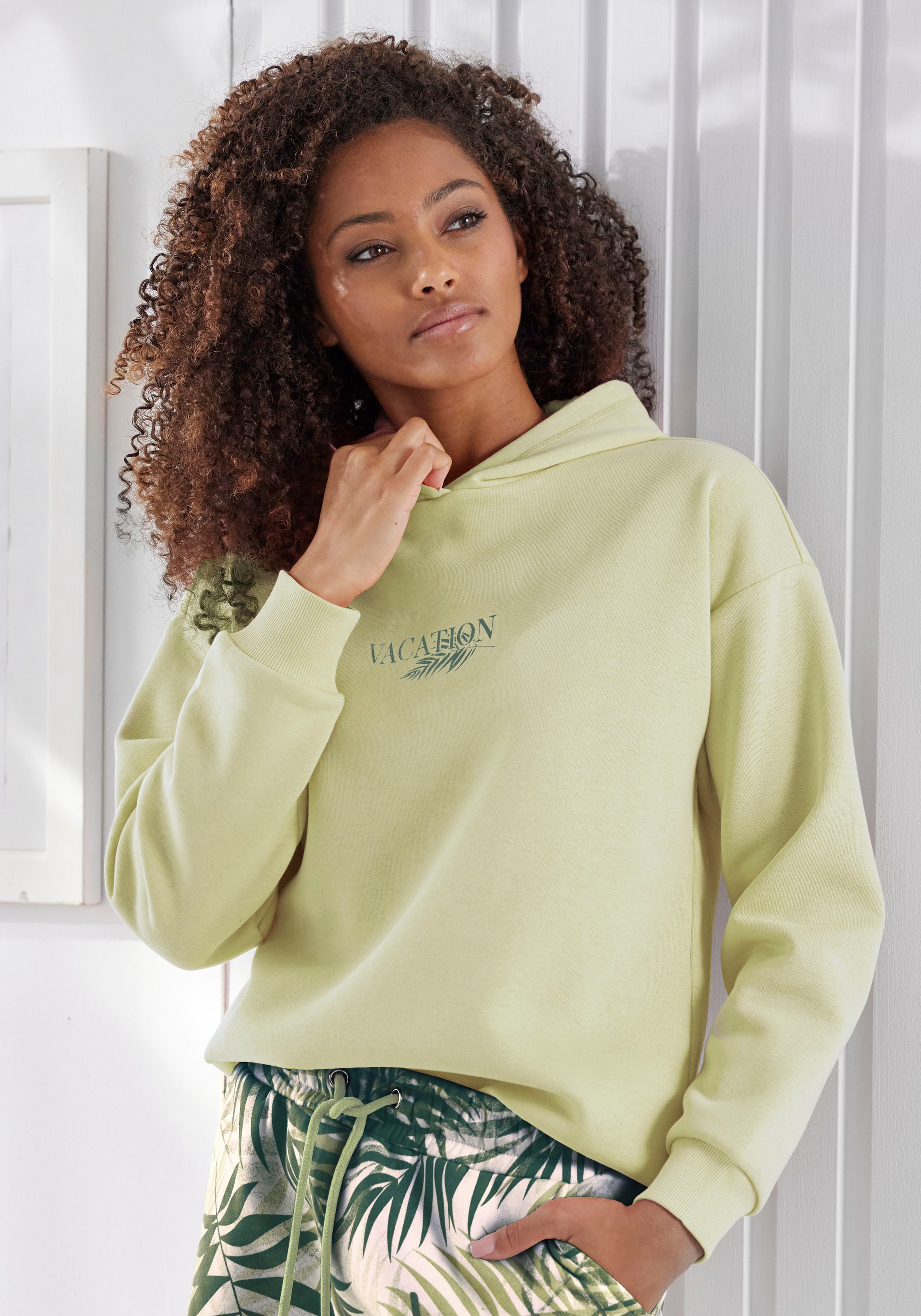 LASCANA Hoodie »-Kapuzensweatshirt, Loungeshirt«, mit Frontprint, Loungewear
