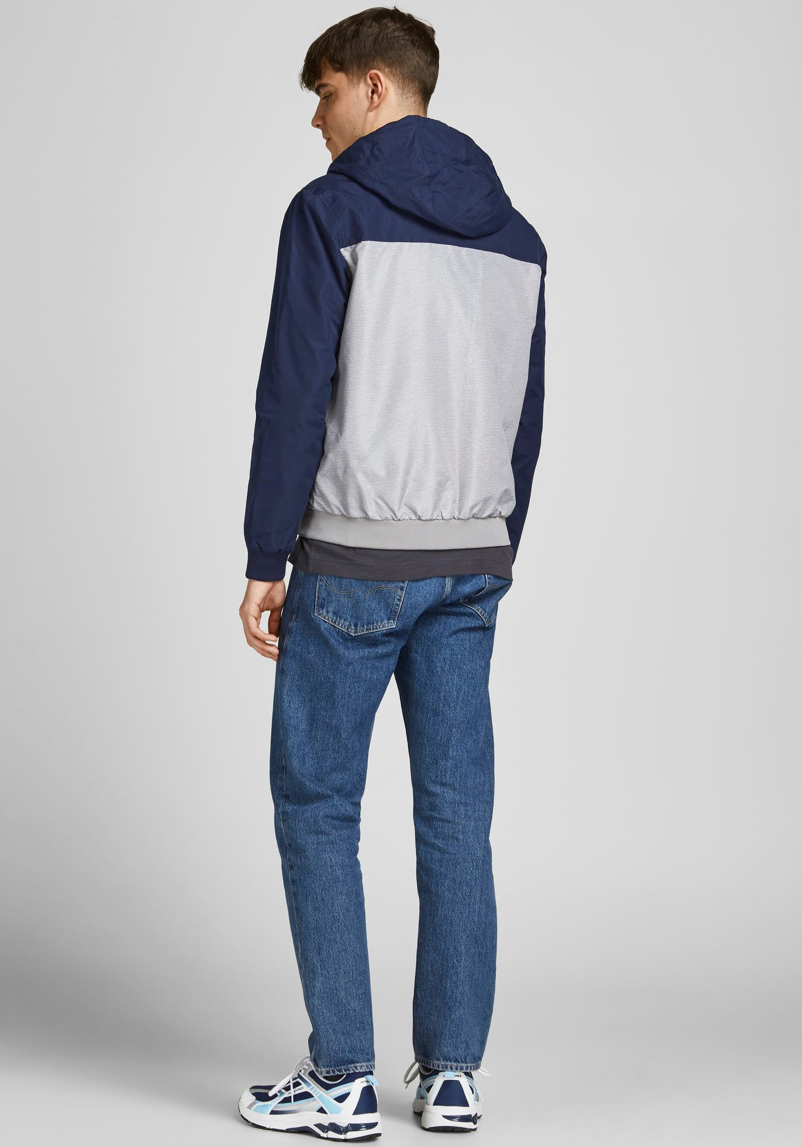 Jack & Jones Windbreaker »RUSH BLOCKING HOOD BOMBER«, mit Kapuze