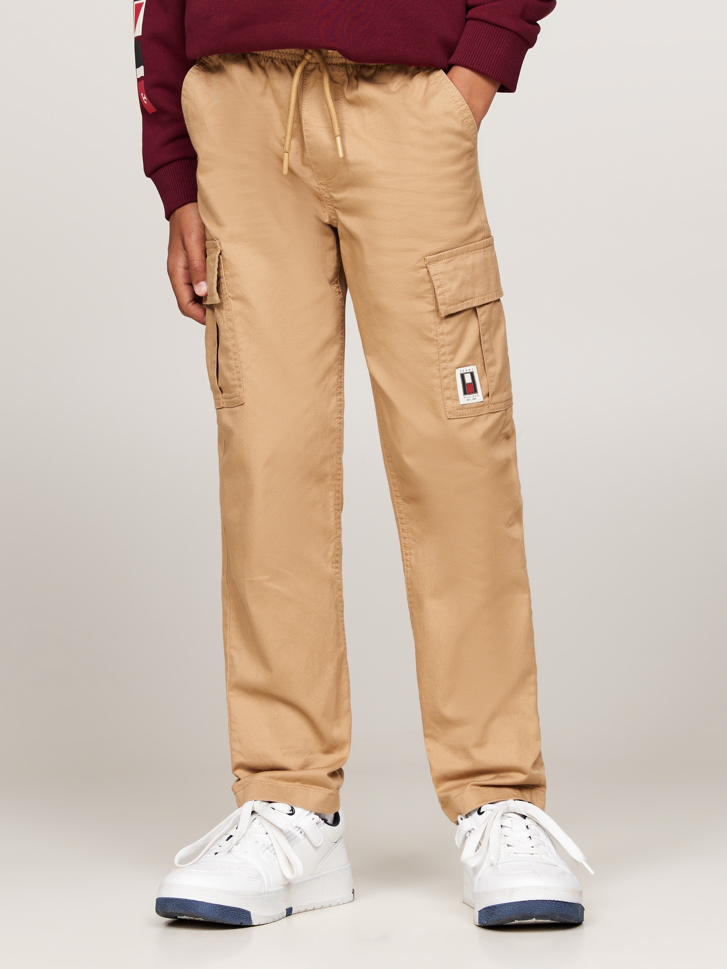 TOMMY HILFIGER Cargohose »CARGO PULL ON COTTON PANTS«, mit Logo-Badge, im Cargo-Stil