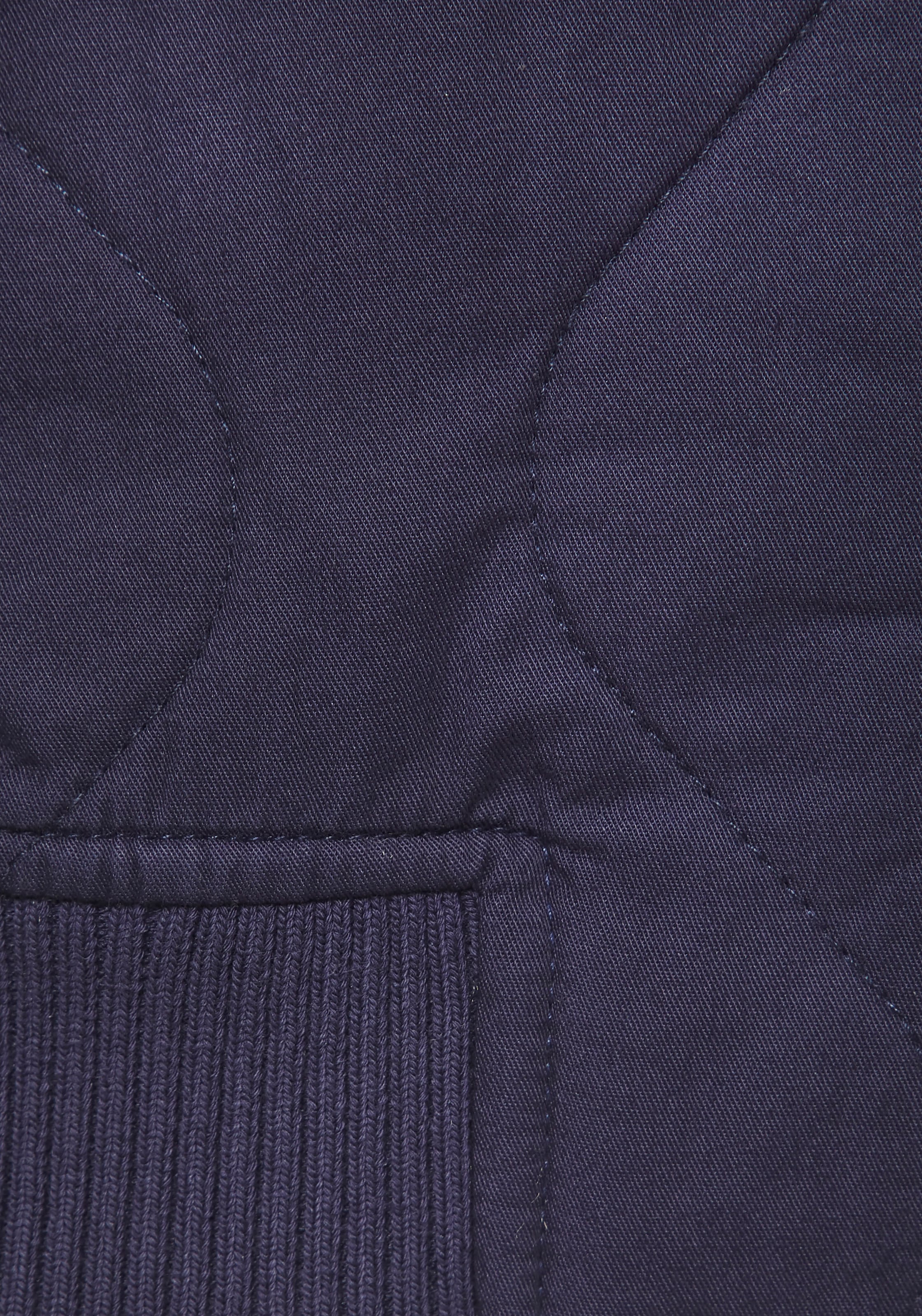 LASCANA Steppjacke, in modischer Optik mit Taschen, Bomber-Design