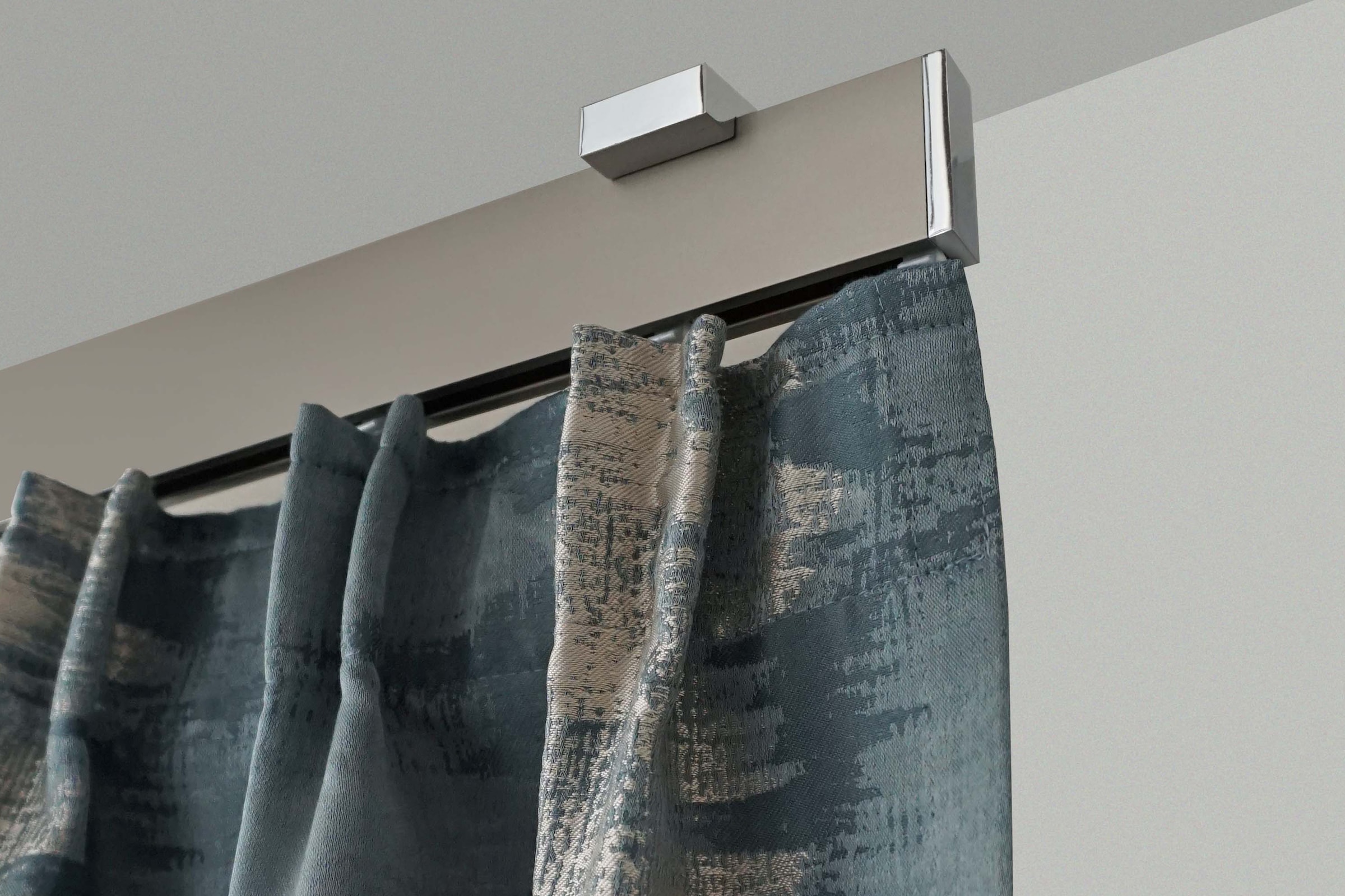 GARESA Gardinenstange "FLAT" 1 läufig-läufig Wunschmasslänge Rechteckprofil, perfekter Lauf, modern, verlängerbar, mit Endkappe